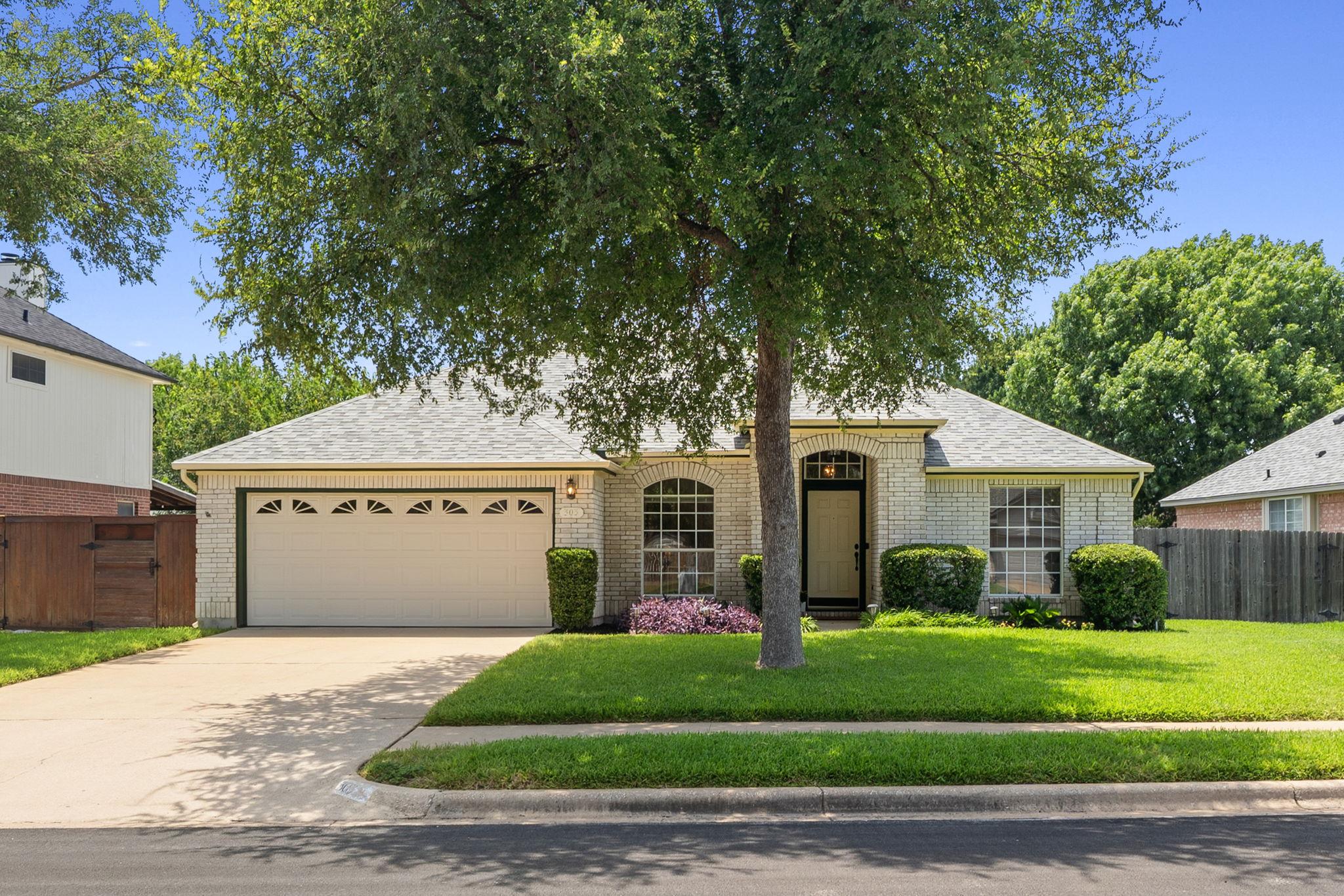 Listing photo 1 of 303  Sycamore Dr