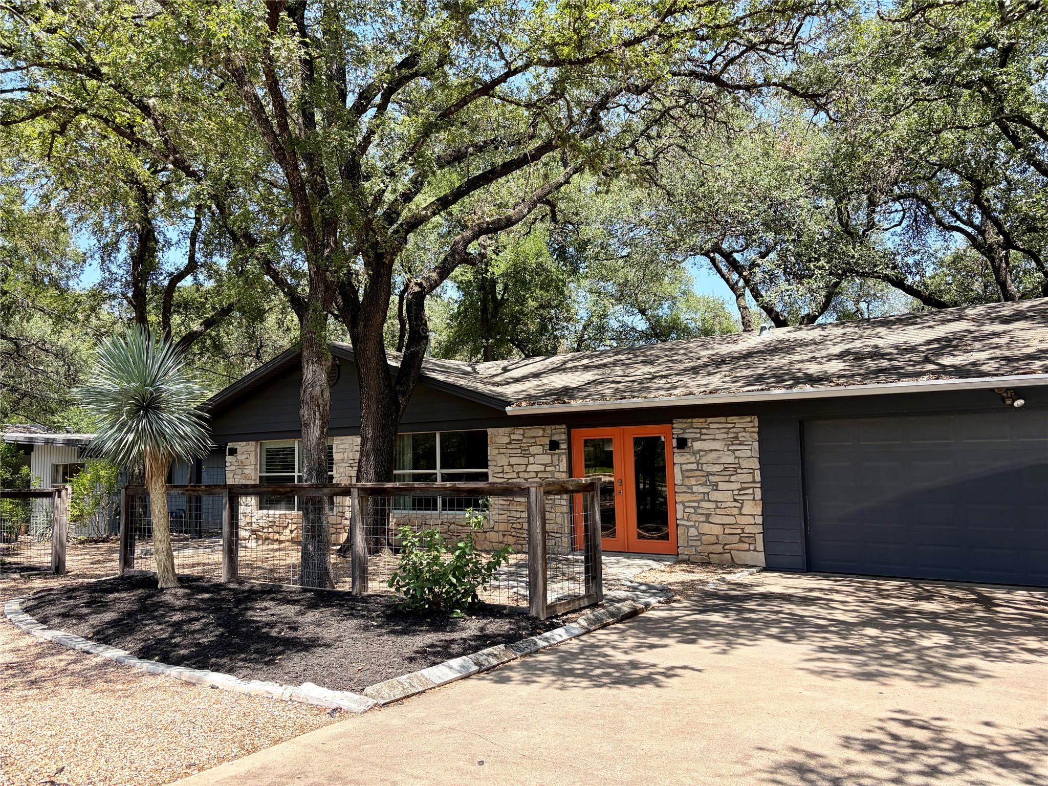 Listing photo 1 of 435  Brady Ln