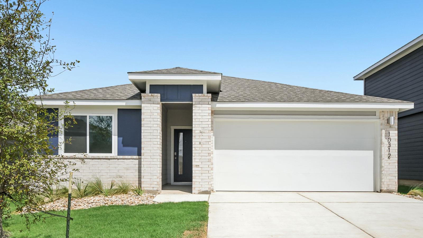 Listing photo 1 of 10312  Curb Strap Dr