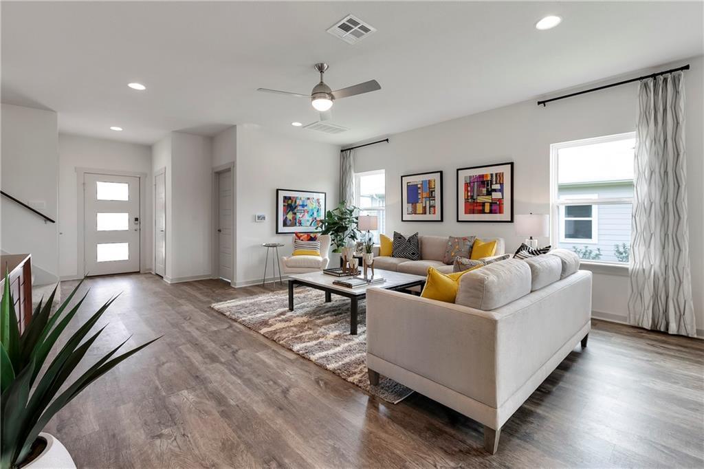 Listing photo 1 of 3009  Egan Dr