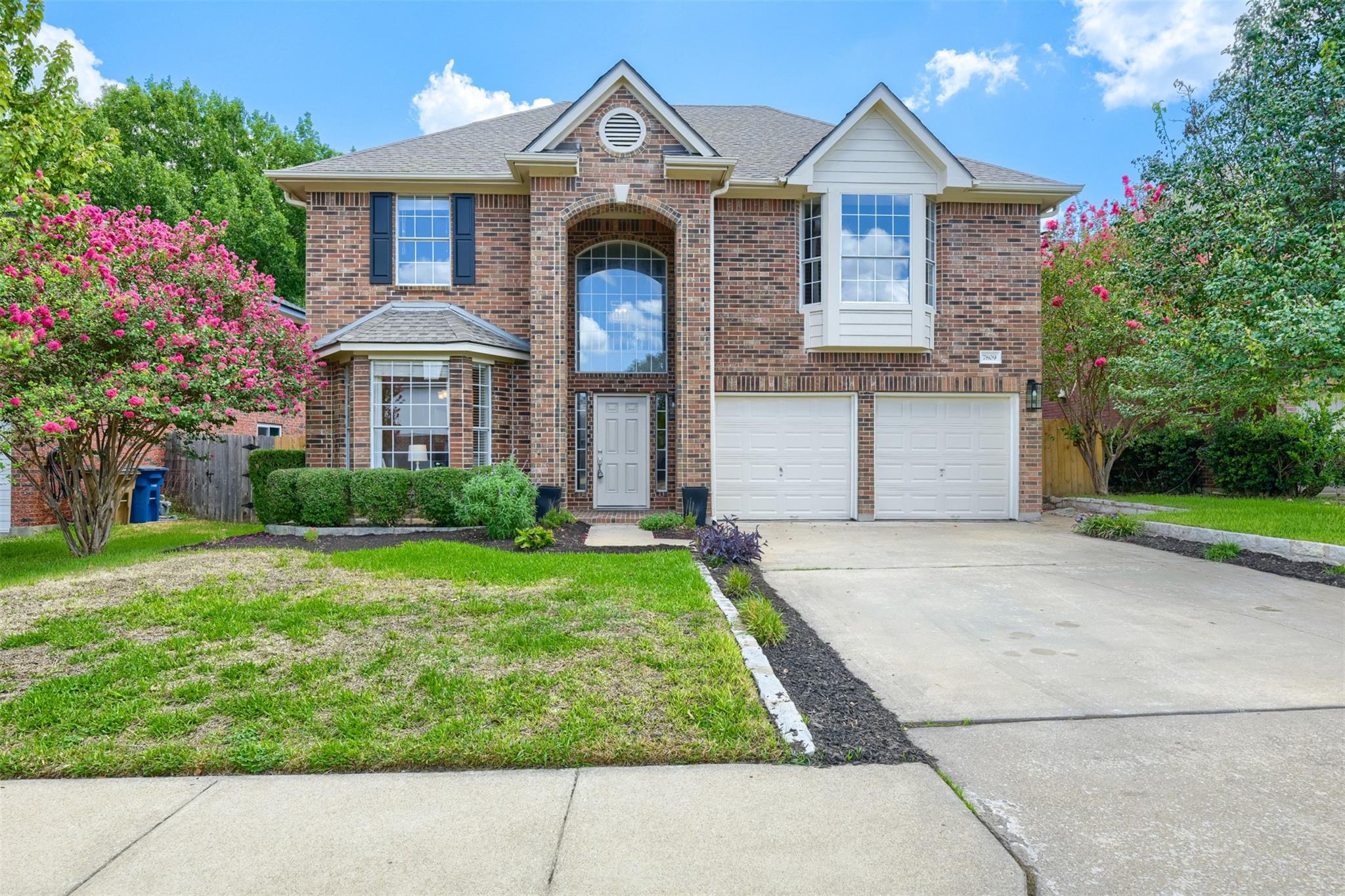 Listing photo 1 of 7809  Elkhorn Mountain Trl