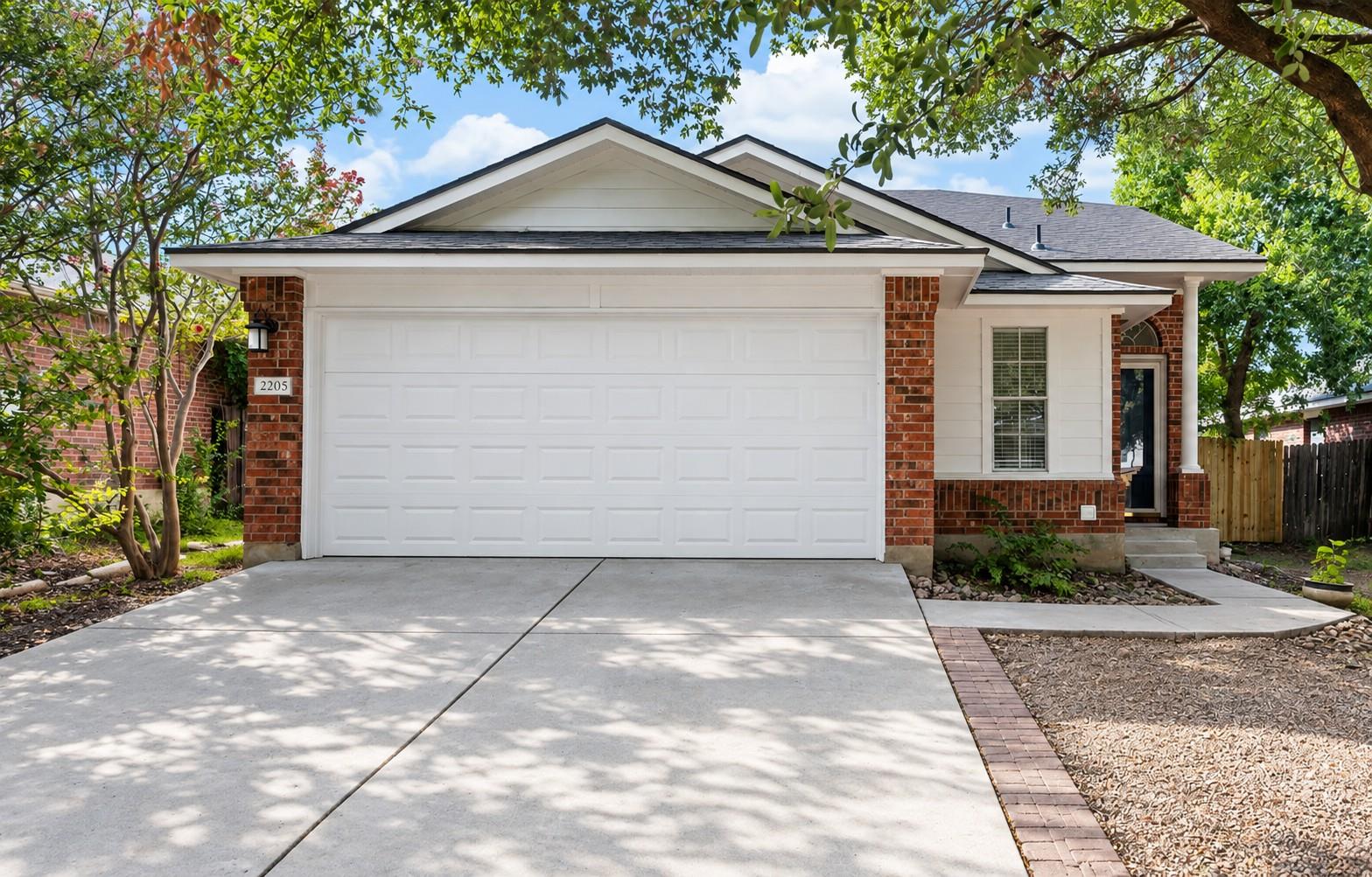 Listing photo 1 of 2205  Ada Ln