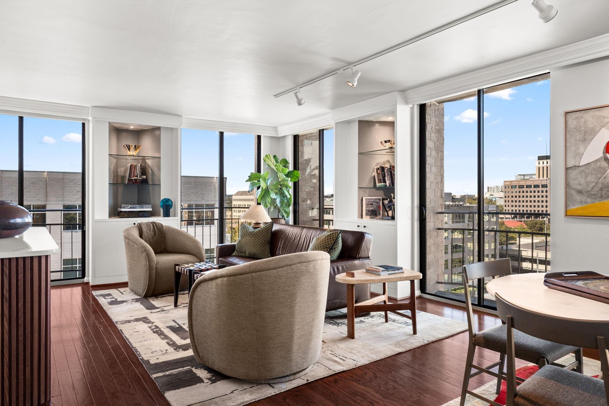 Ảnh nhà đang rao bán 1 của 1122  Colorado St  #1202