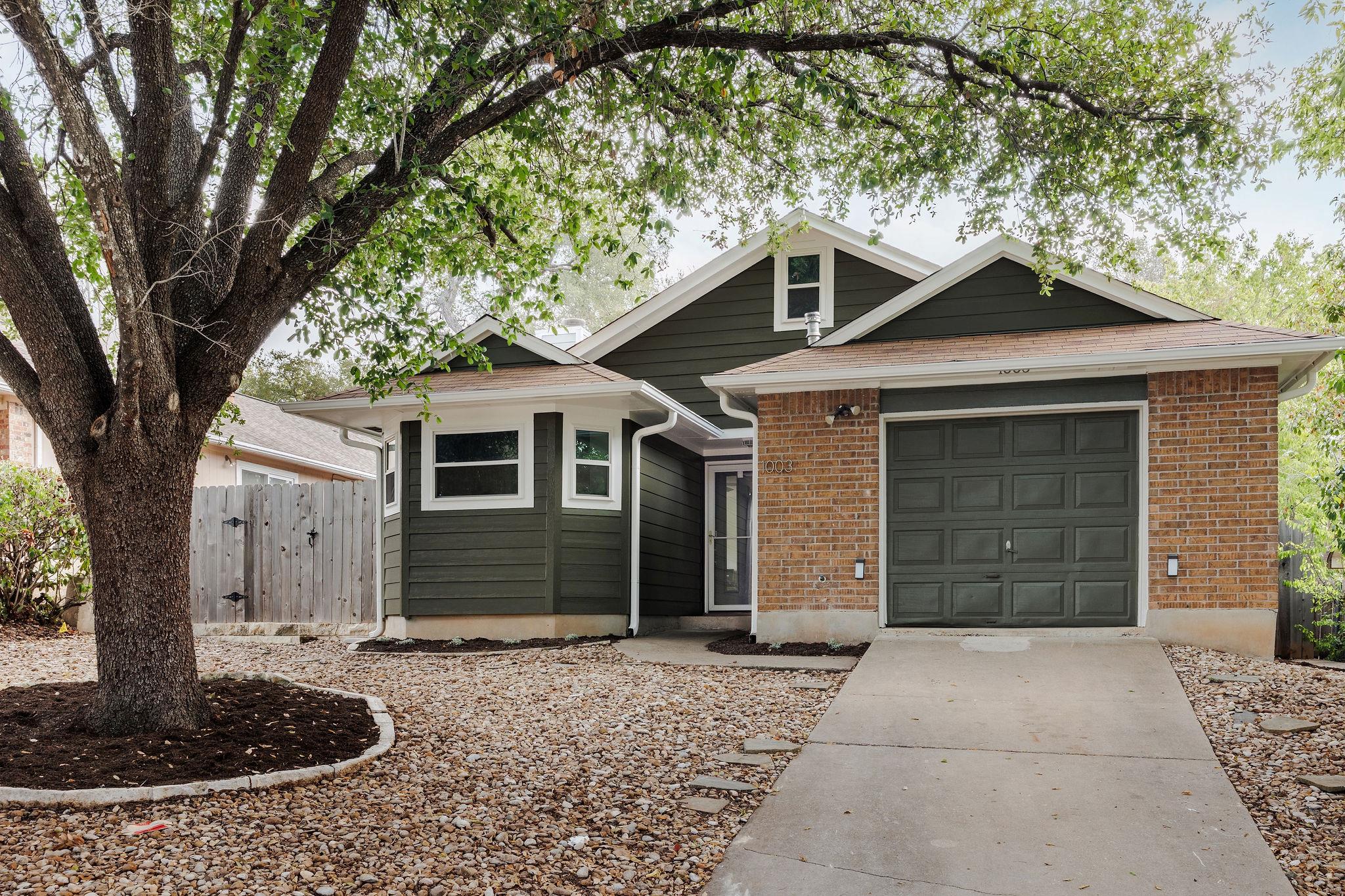 Listing photo 1 of 1003  Glen Oaks Ct