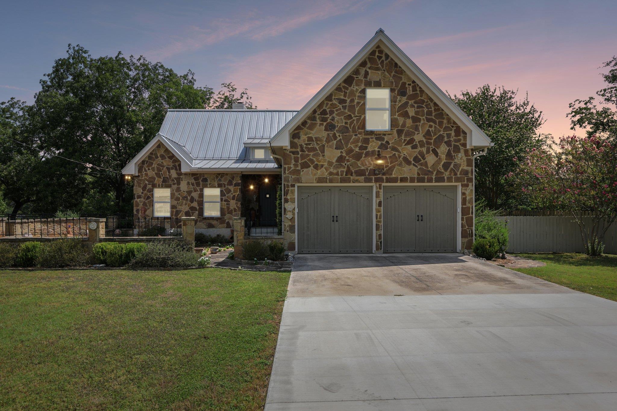 Listing photo 1 of 246  Blanco Dr