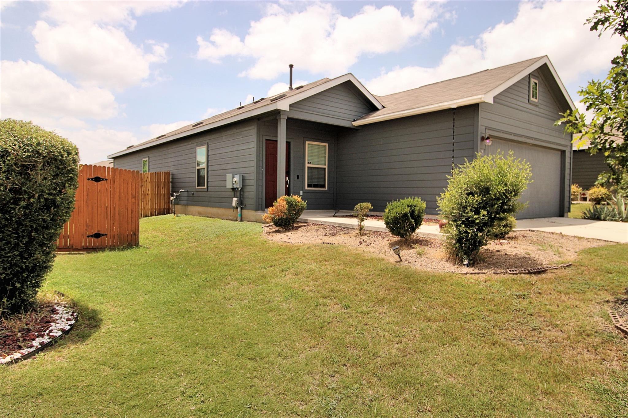 Listing photo 1 of 299  Emerald Green Trl