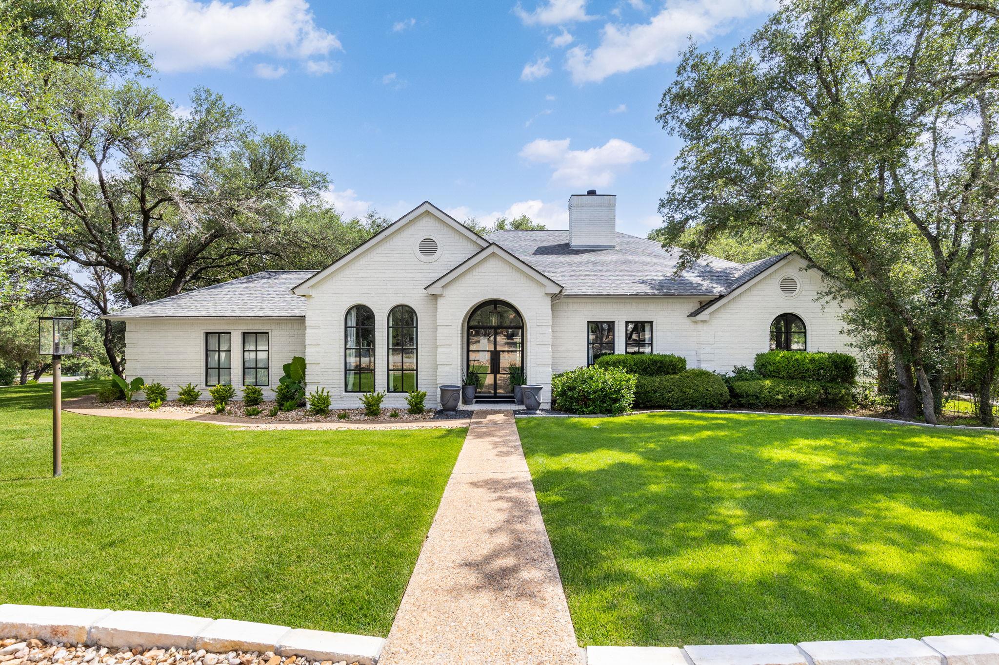 Listing photo 1 of 301  Copperleaf Rd