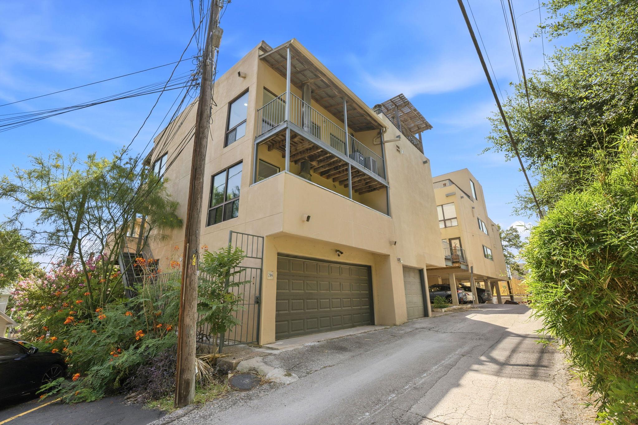 Foto del anuncio 1 de 1106 W 6th St  #206