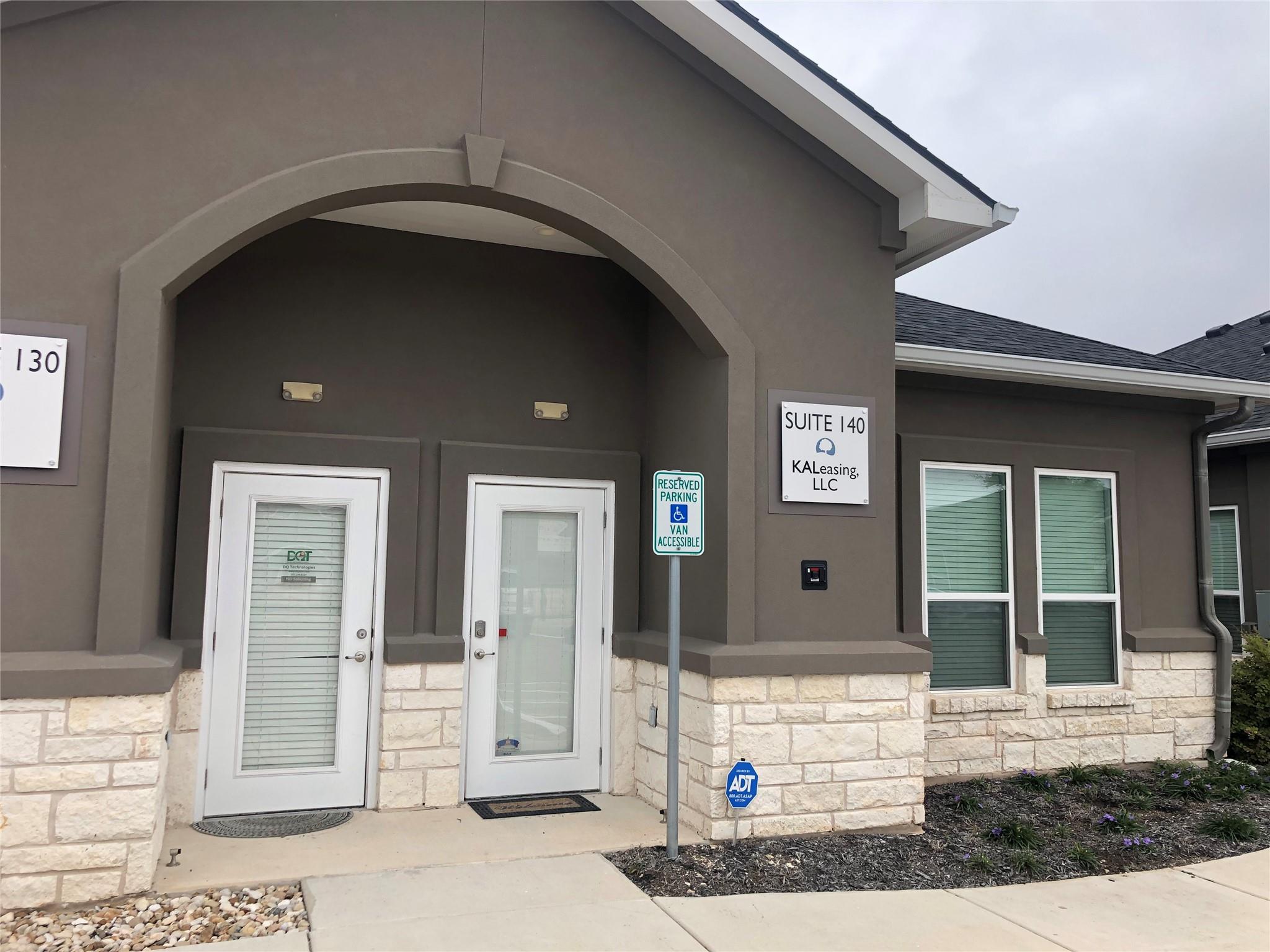 Listing photo 1 of 660 S Bagdad Rd  #140