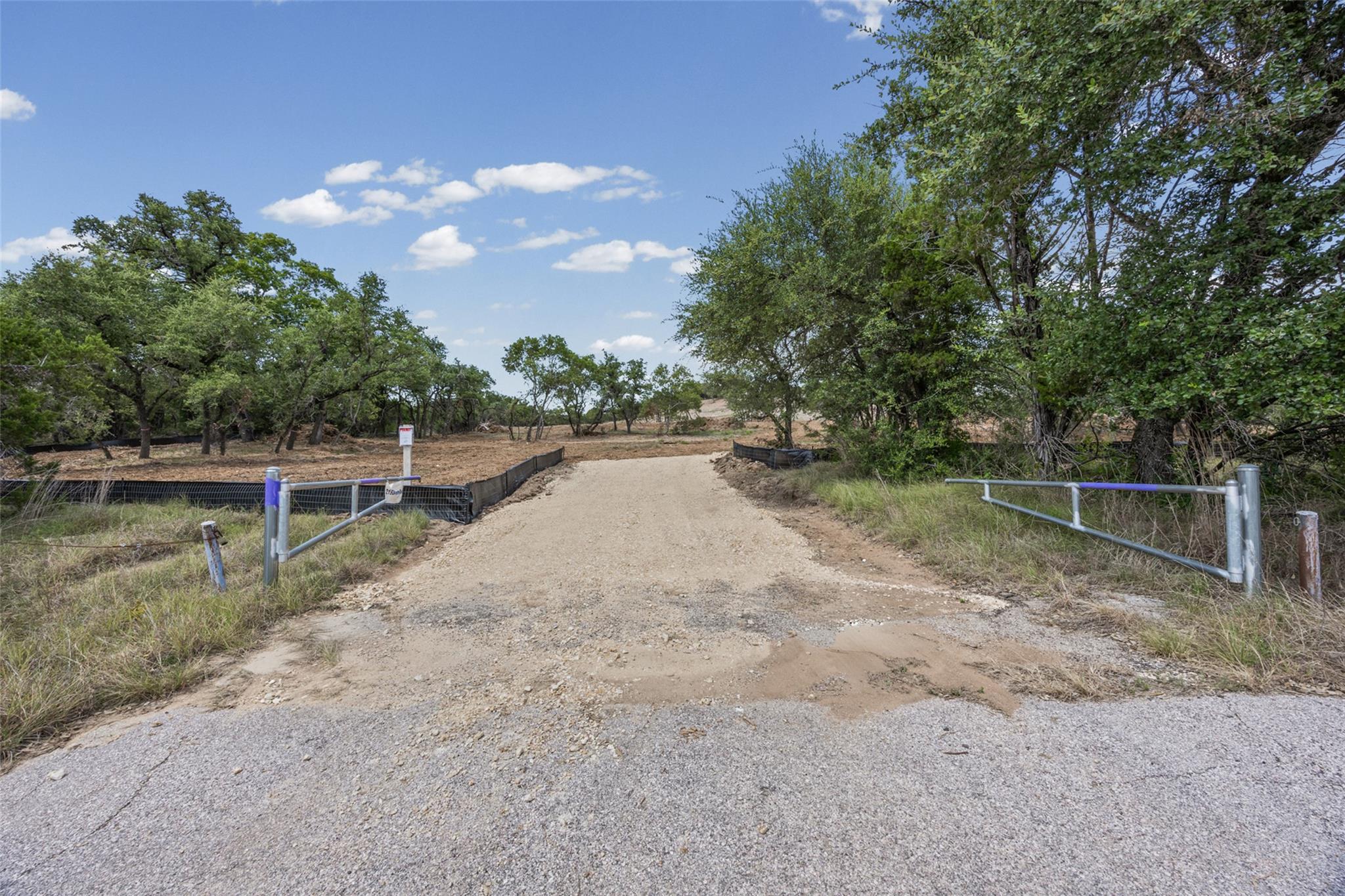 Listing photo 1 of 21924  Nameless Rd