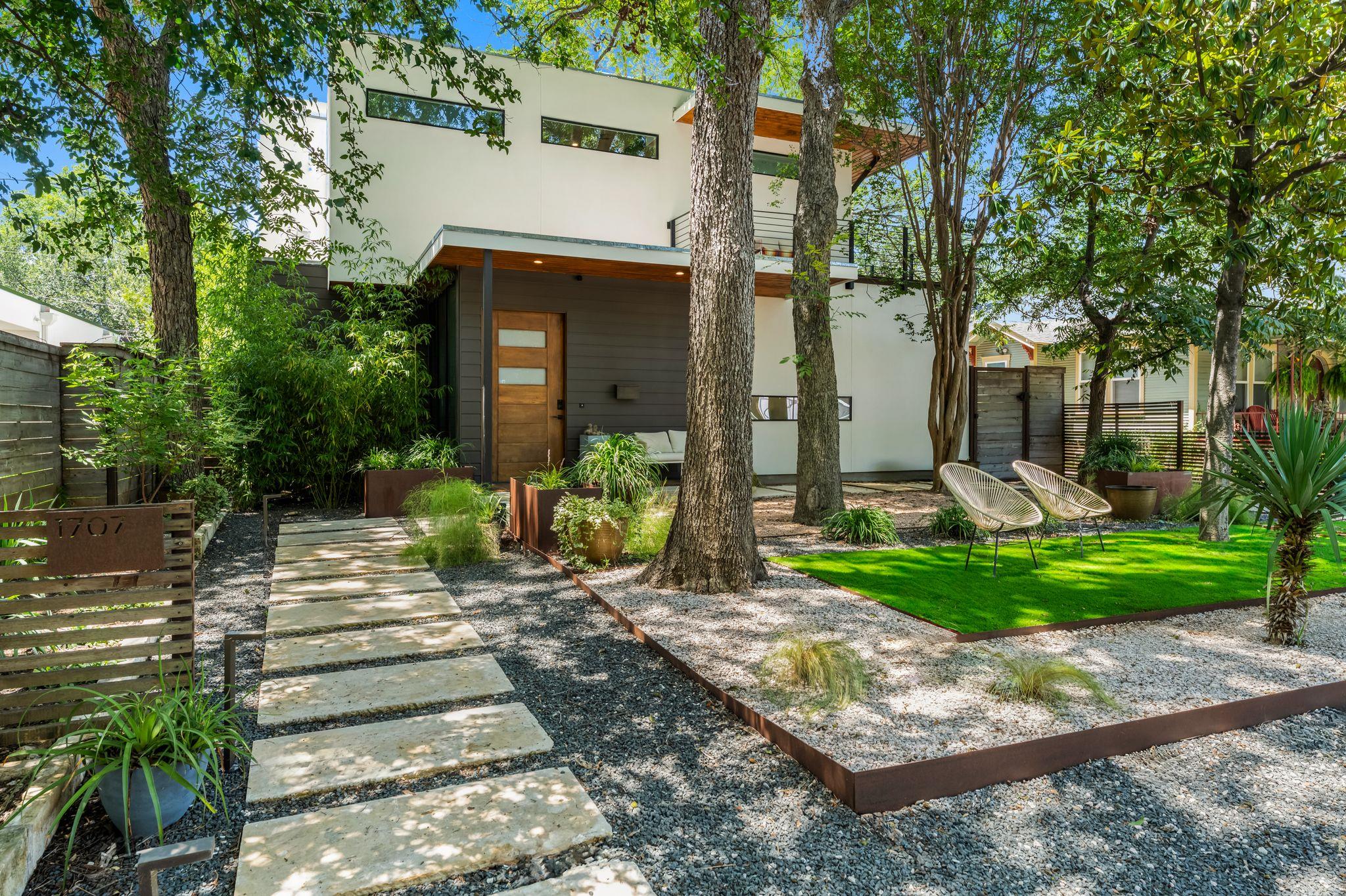 Listing photo 1 of 1707  Willow St