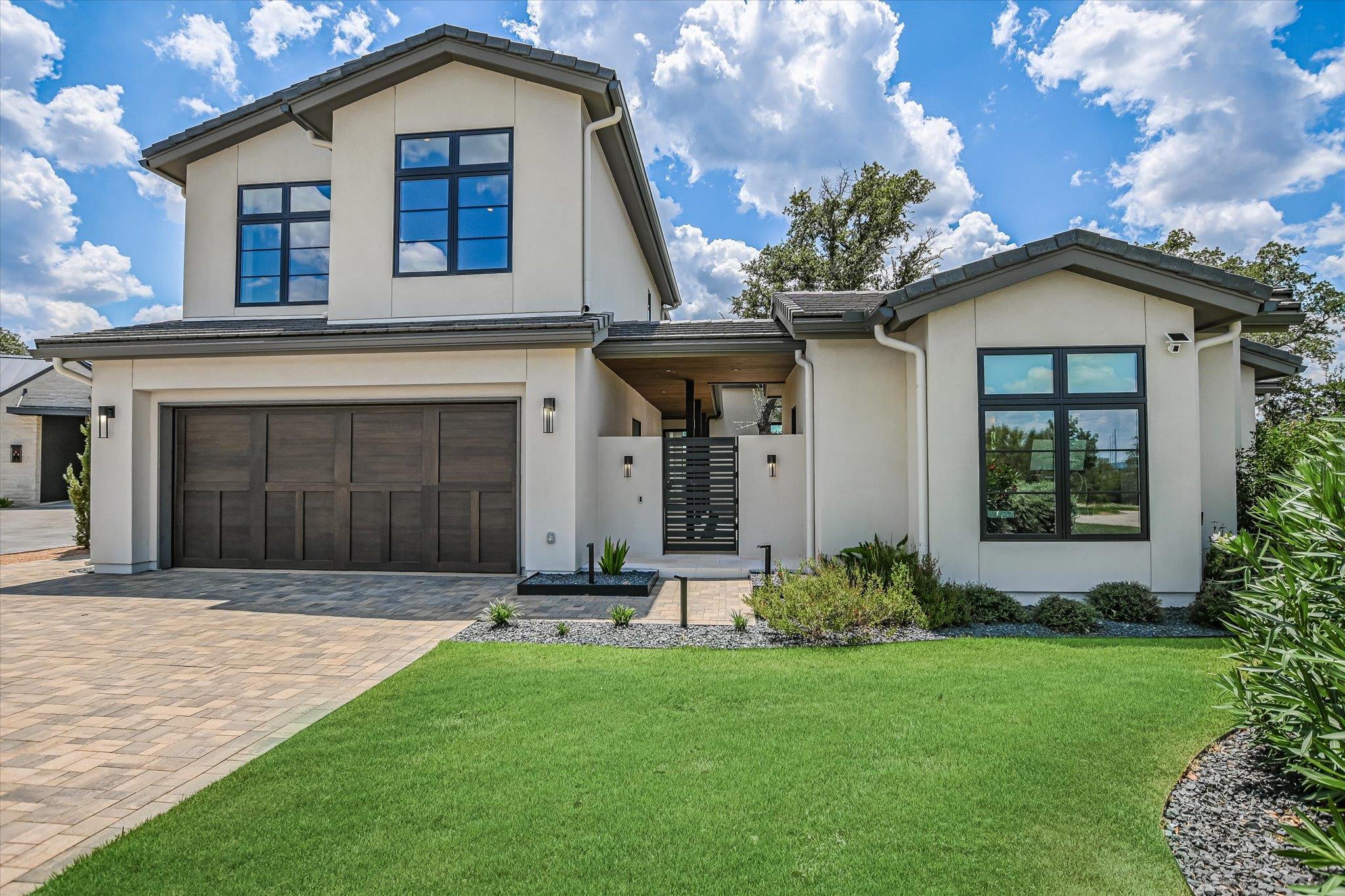 Listing photo 1 of 146  Coral Berry None