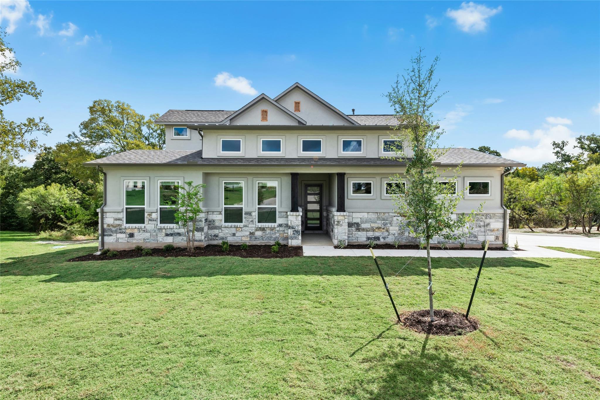Listing photo 1 of 185  Pecos St