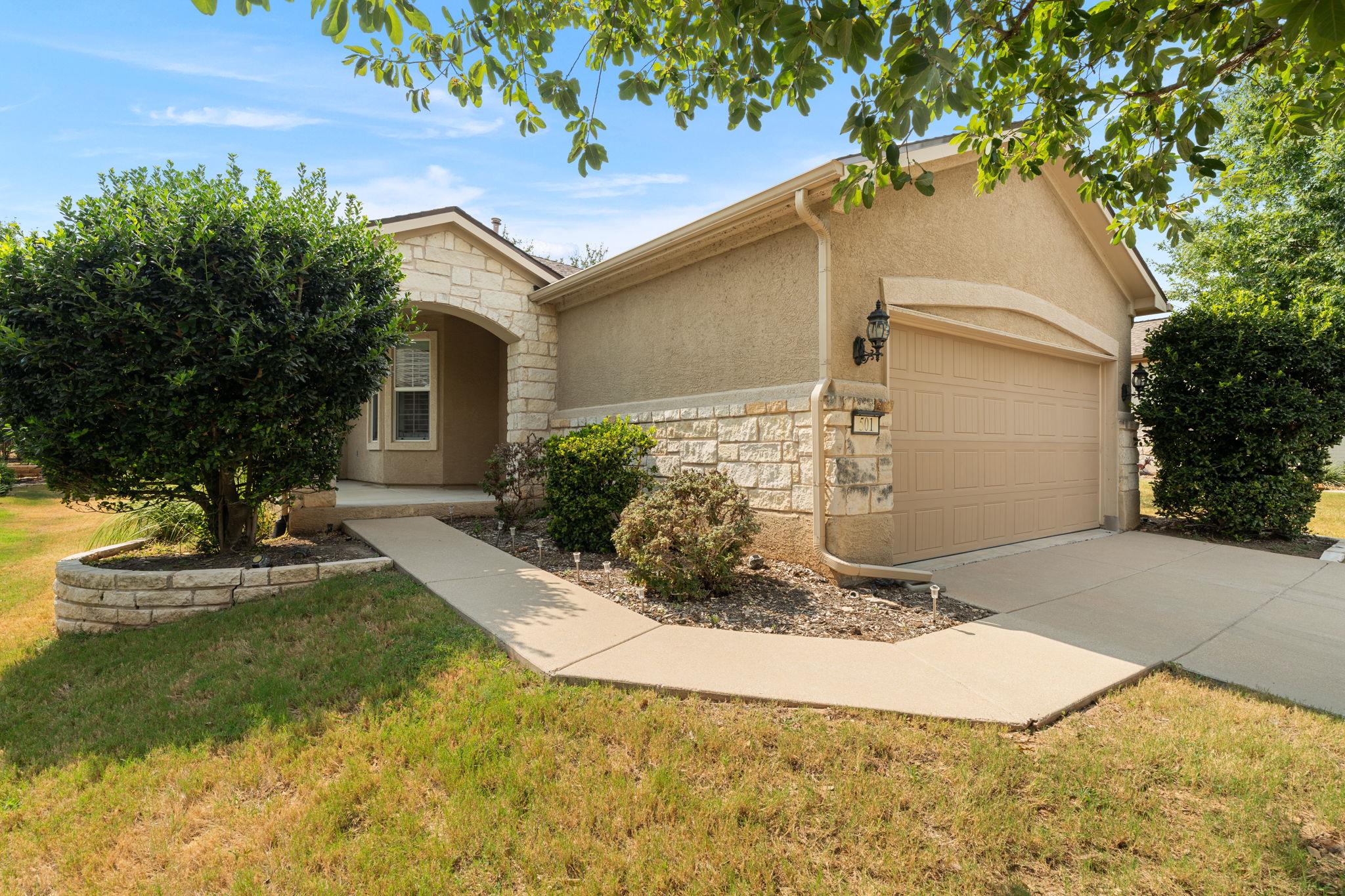 Listing photo 1 of 501  Sheldon Lake Dr