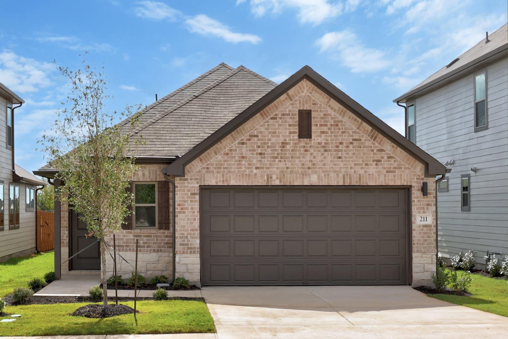 Listing photo 1 of 211  Hornet St