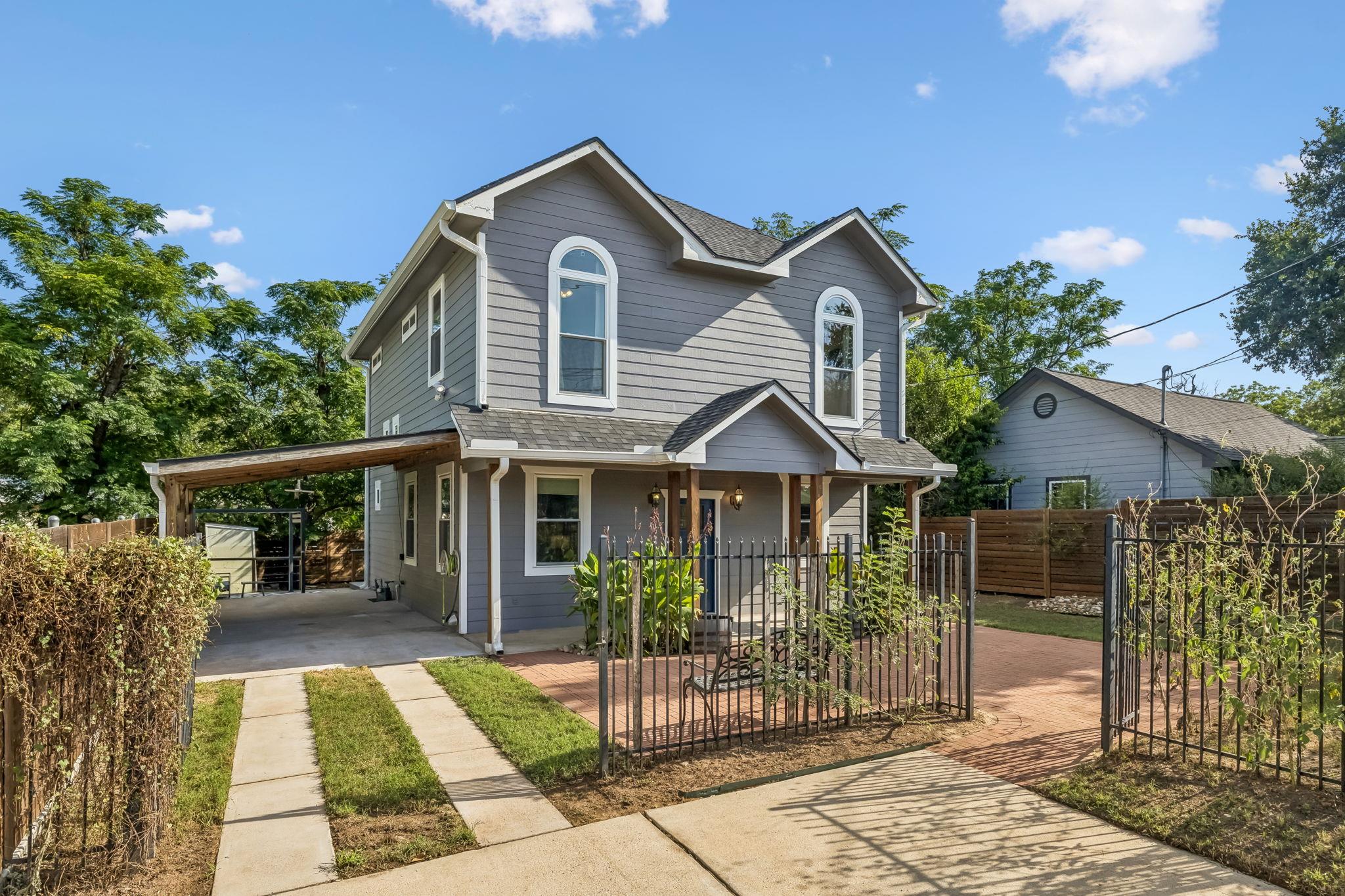Listing photo 1 of 3333 E 12th St