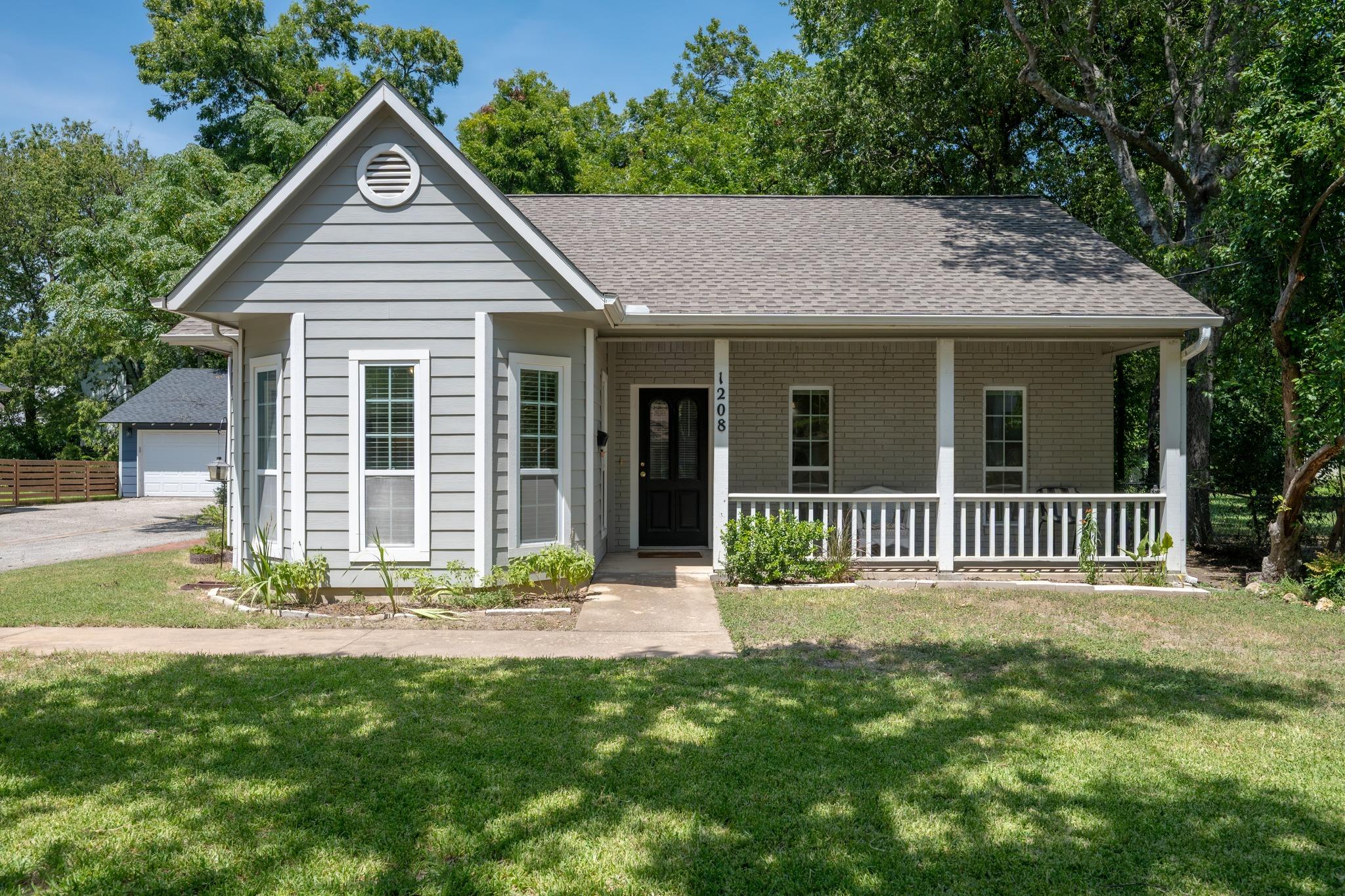 Listing photo 1 of 1208 S Church St