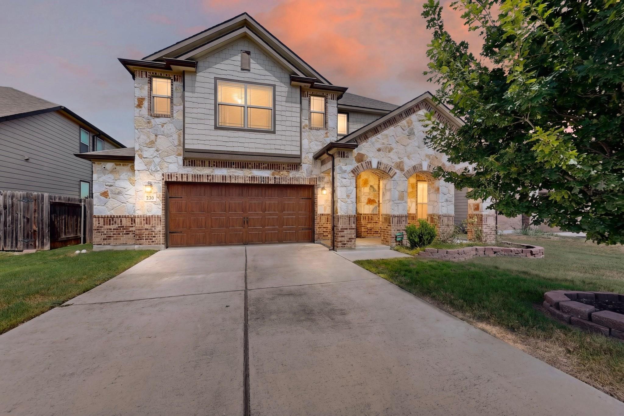 Listing photo 1 of 230  Jarbridge Dr