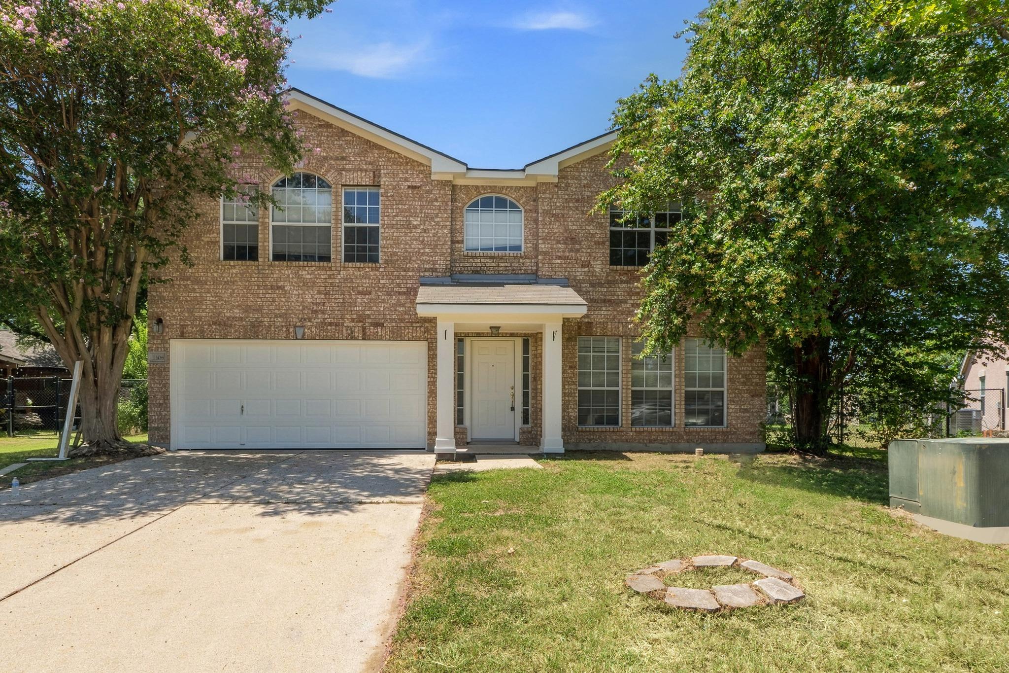 Listing photo 1 of 3305  Clint Cv