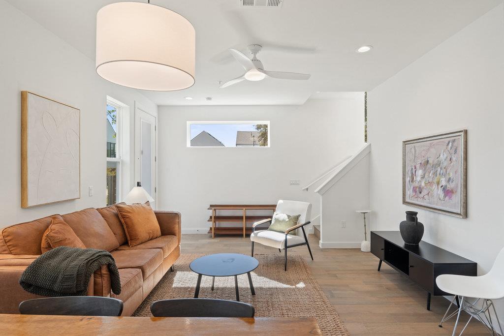 3613  Jetson Way  #112 매물 사진 1