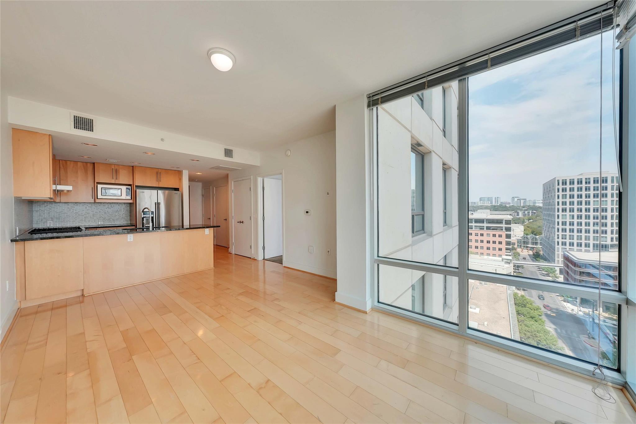 Listing photo 1 of 300  Bowie St  #1502