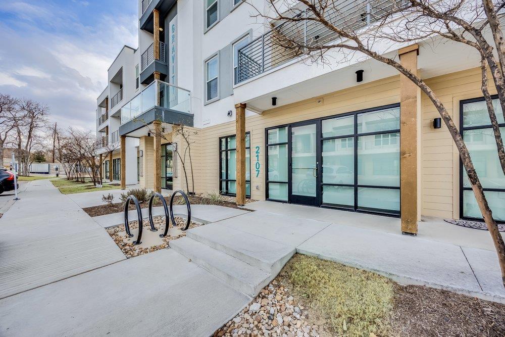 Listing photo 1 of 4801  Springdale Rd  #2107