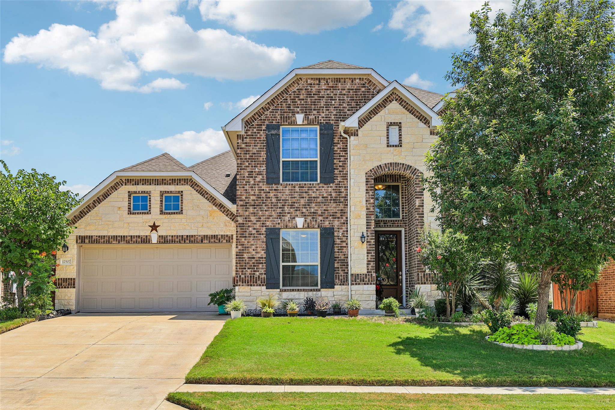 Listing photo 1 of 12507  Altamira St