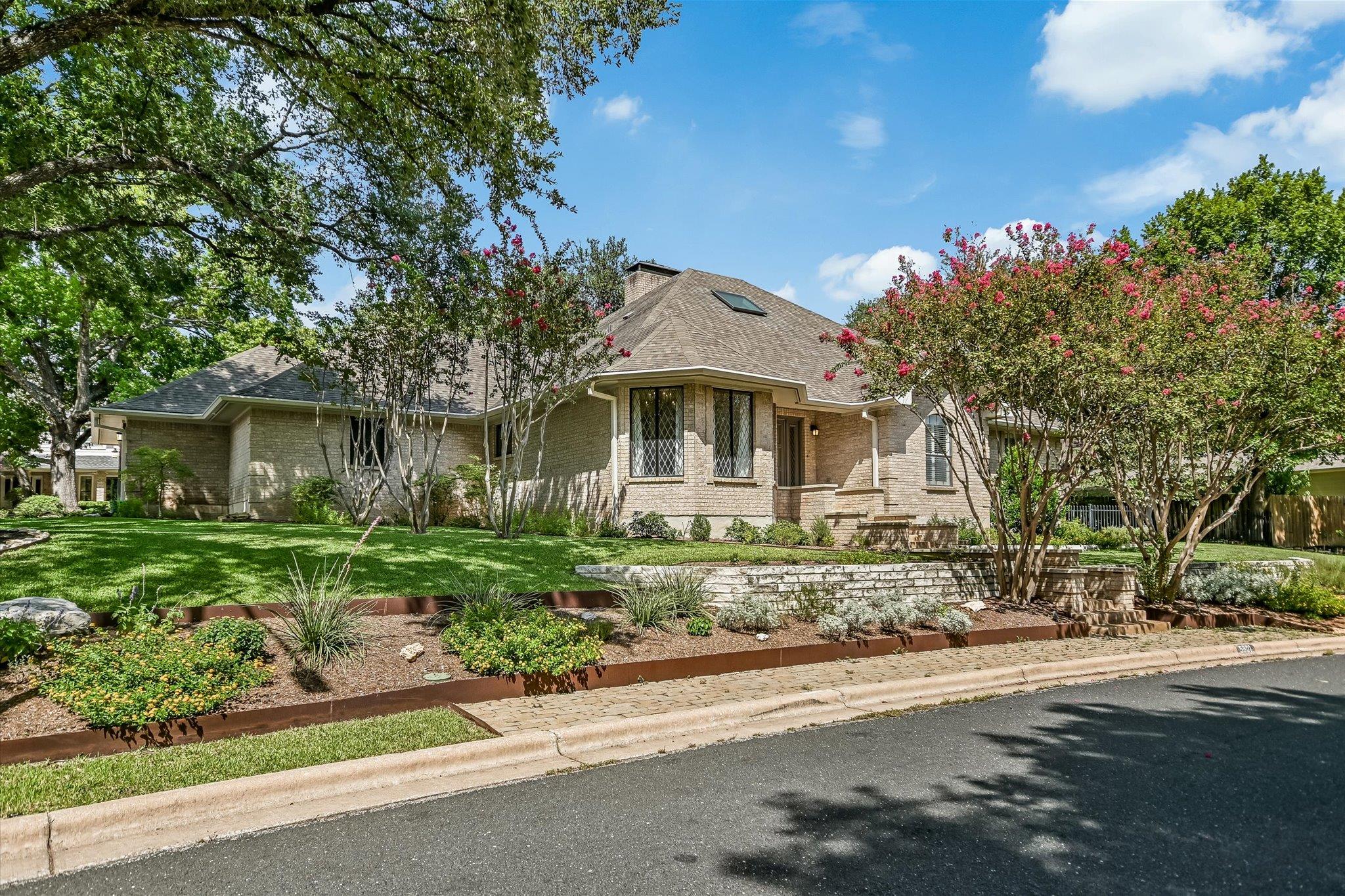 Listing photo 1 of 5801  Harrington Cv
