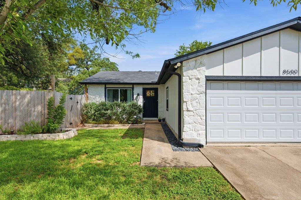 Listing photo 1 of 8500  Kearsarge Cv