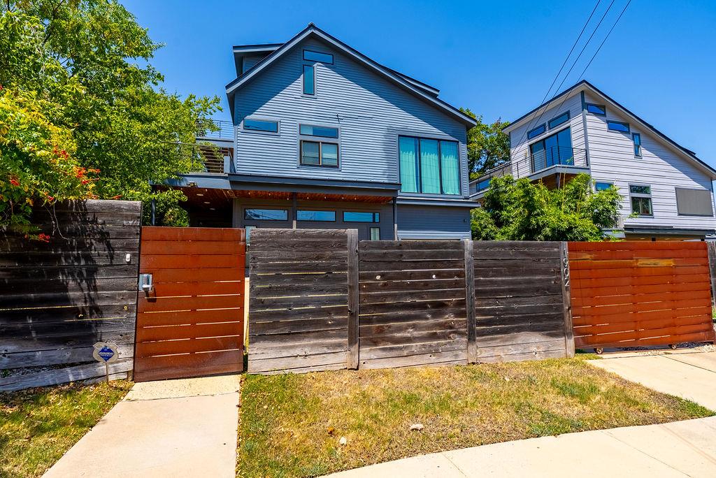 Listing photo 1 of 1902  SL Davis Ave  #1