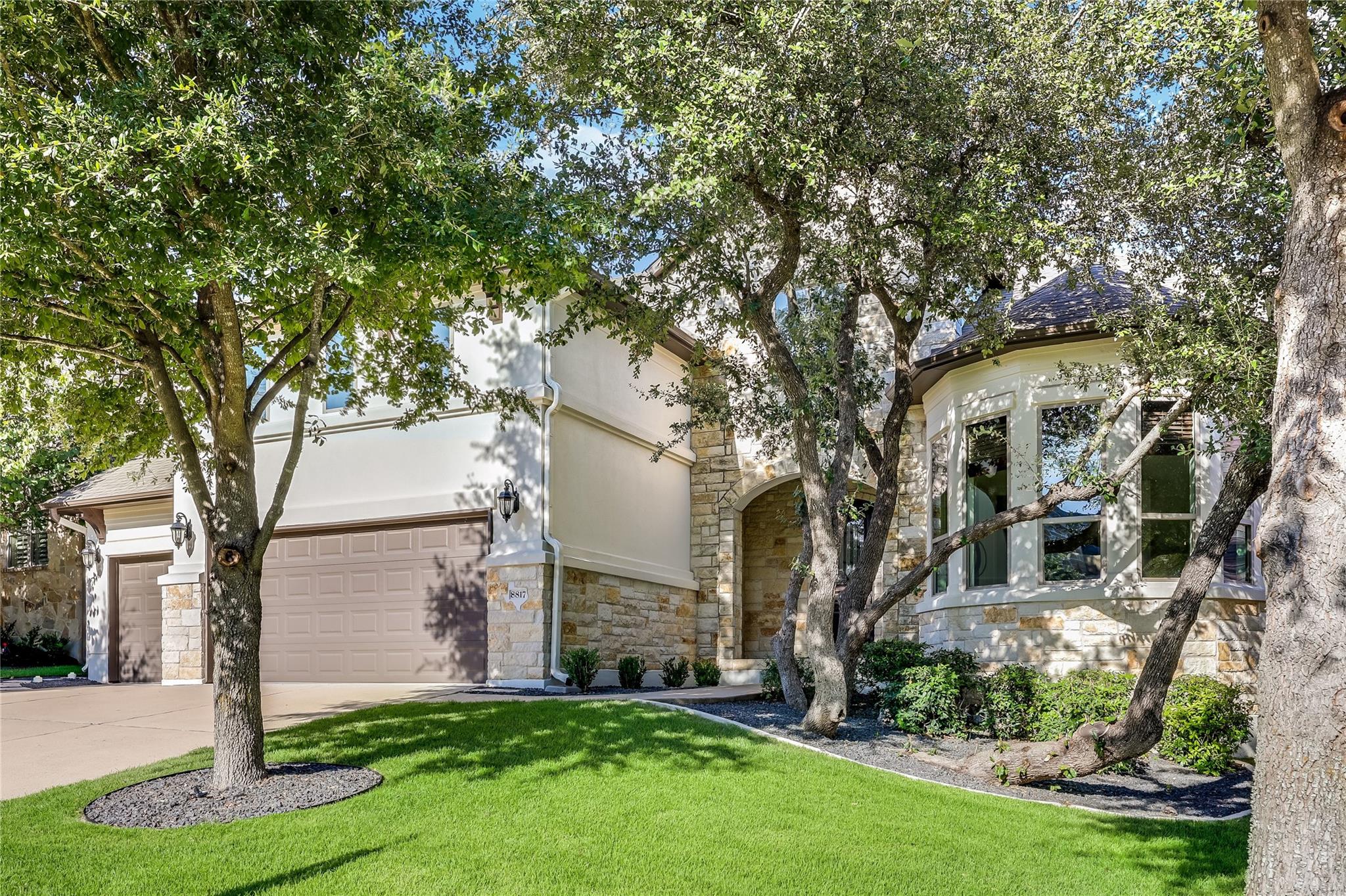 Listing photo 1 of 8817  Ambrosia Dr