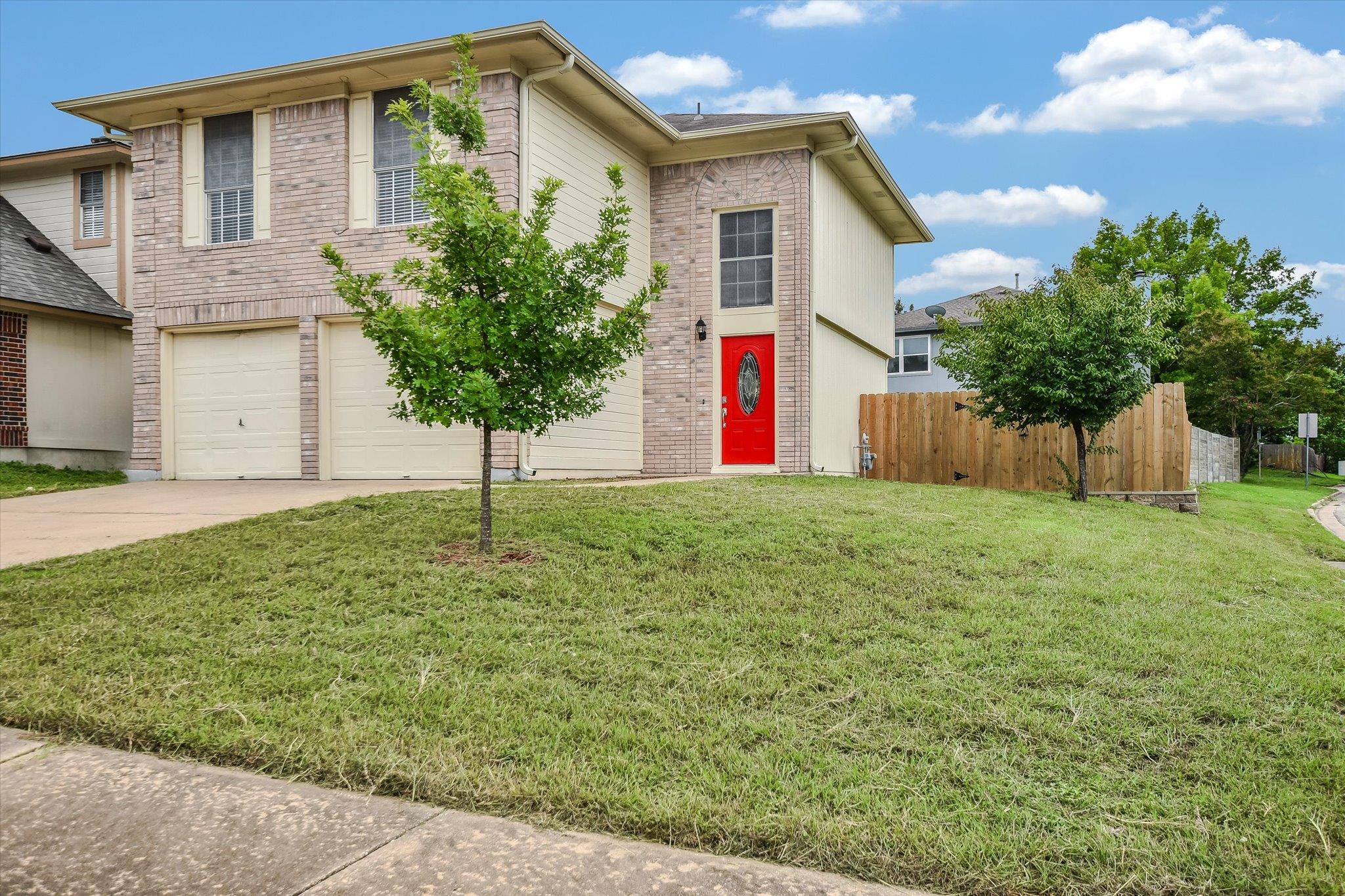 Listing photo 1 of 13819  Lothian Dr