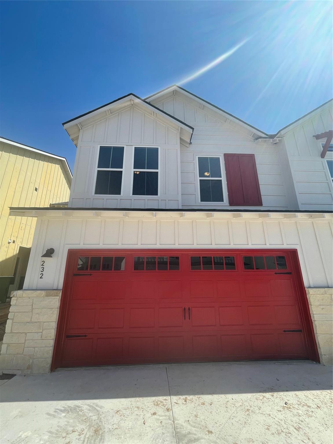 Listing photo 1 of 232  Sapphire Rd