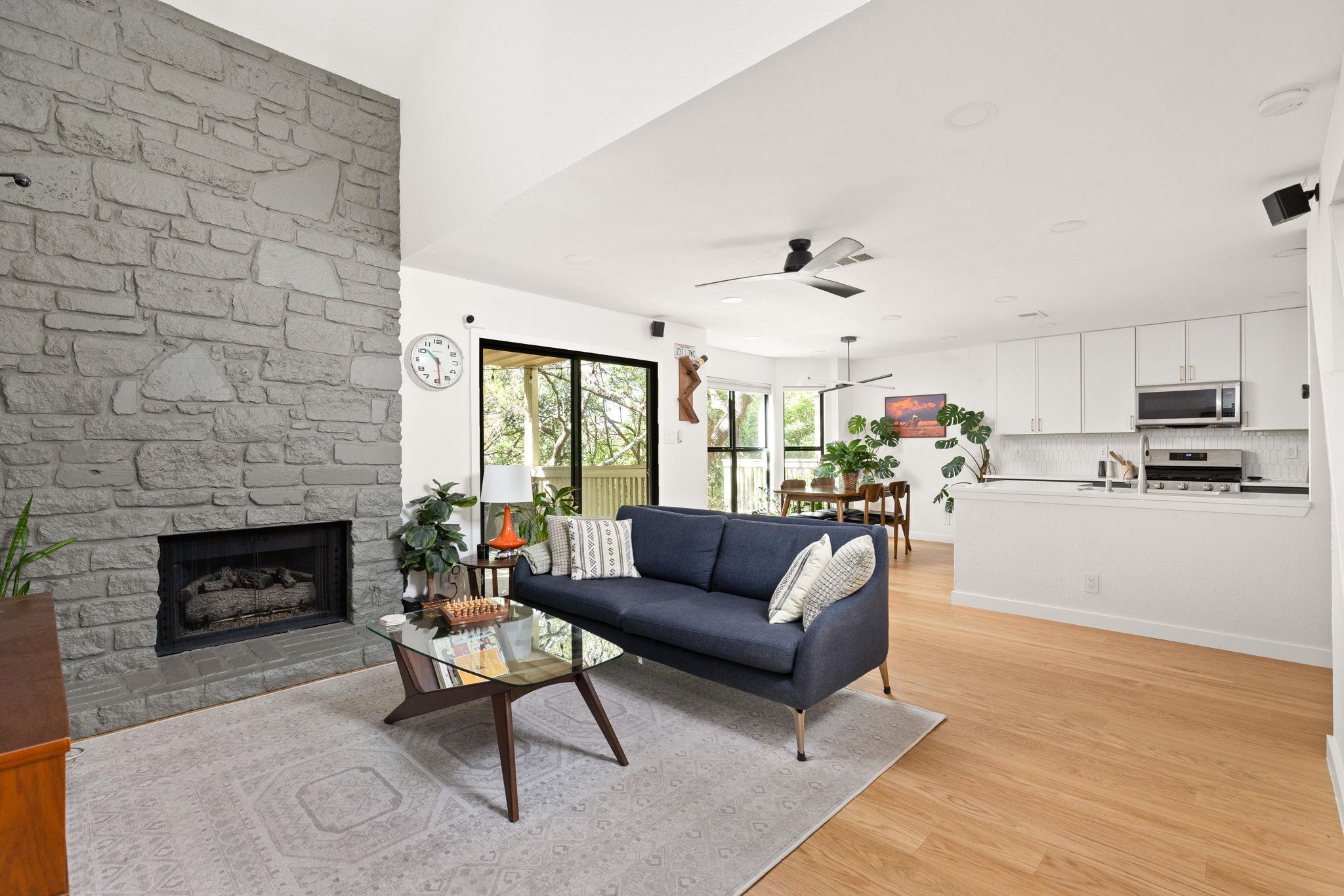 Ảnh nhà đang rao bán 1 của 4404  Travis Country Cir  #D2