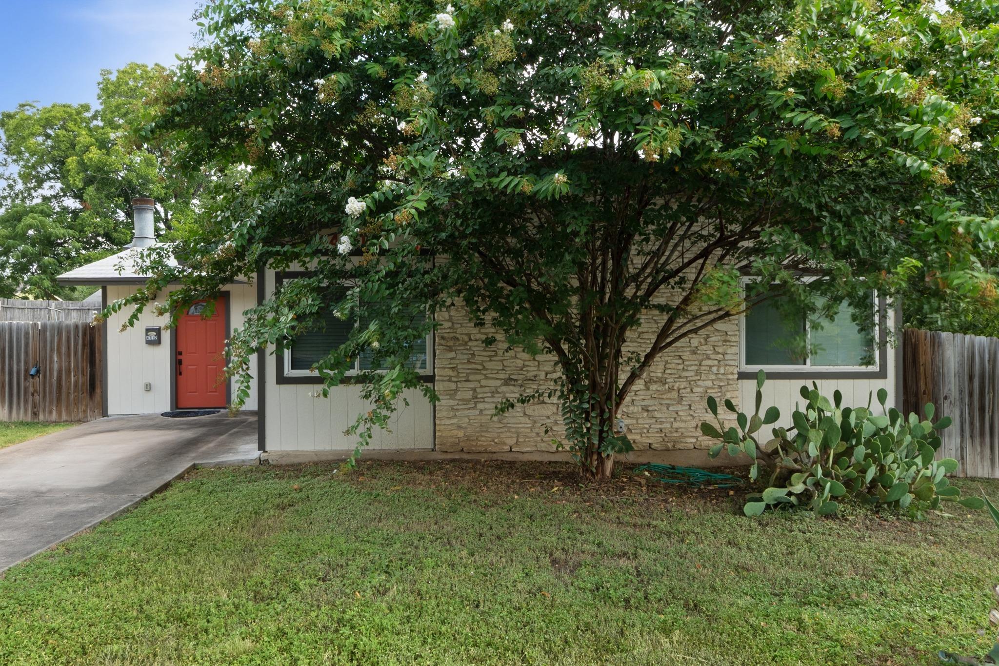 Listing photo 1 of 4712  Little Hill Cir