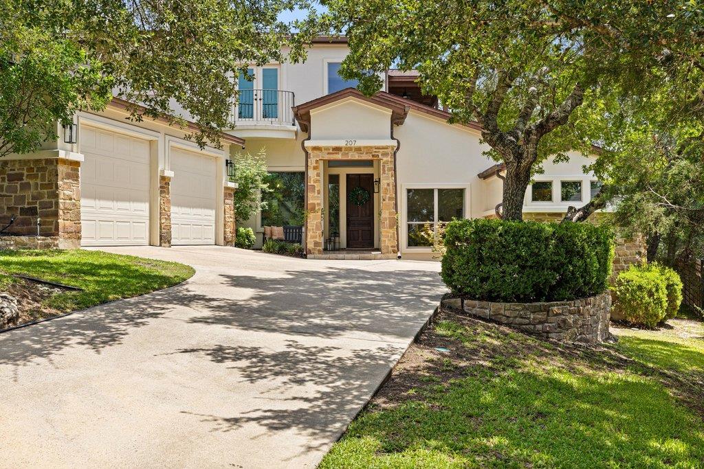 Listing photo 1 of 207  Spellbrook Ln