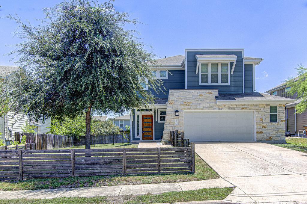 Listing photo 1 of 2117  Maxwell Ln