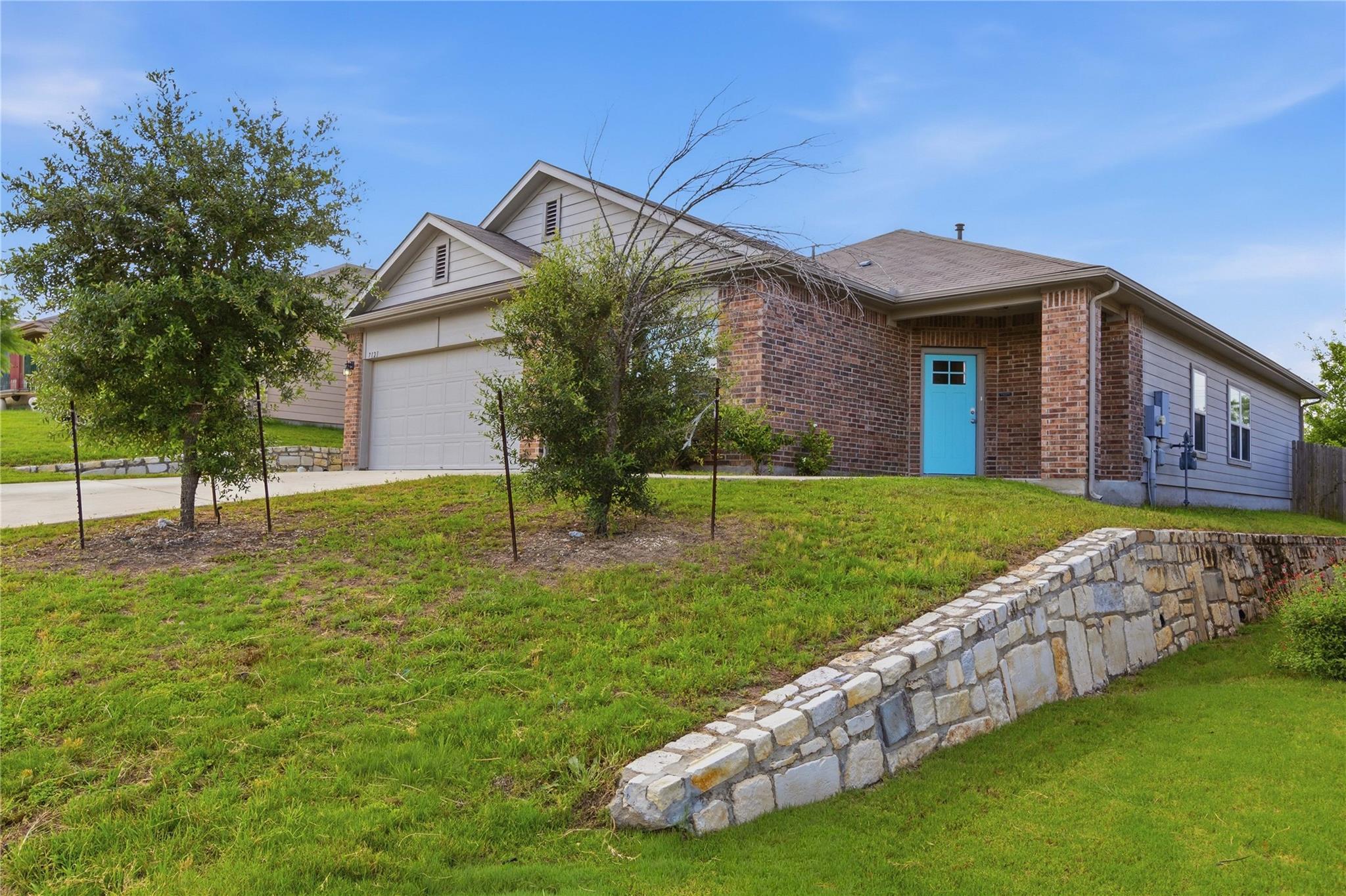 Listing photo 1 of 7121  Ranchito Dr
