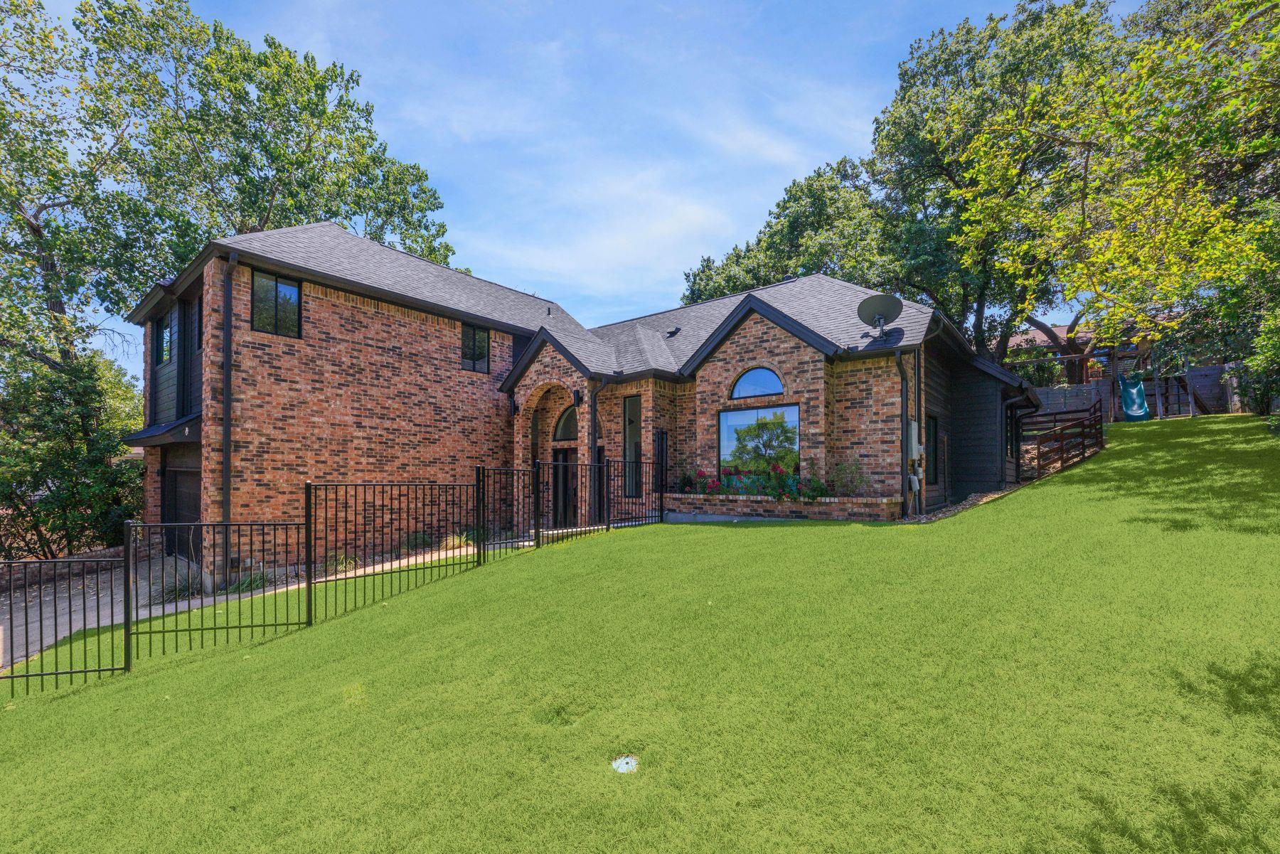 Listing photo 1 of 3911  Dry Creek Dr