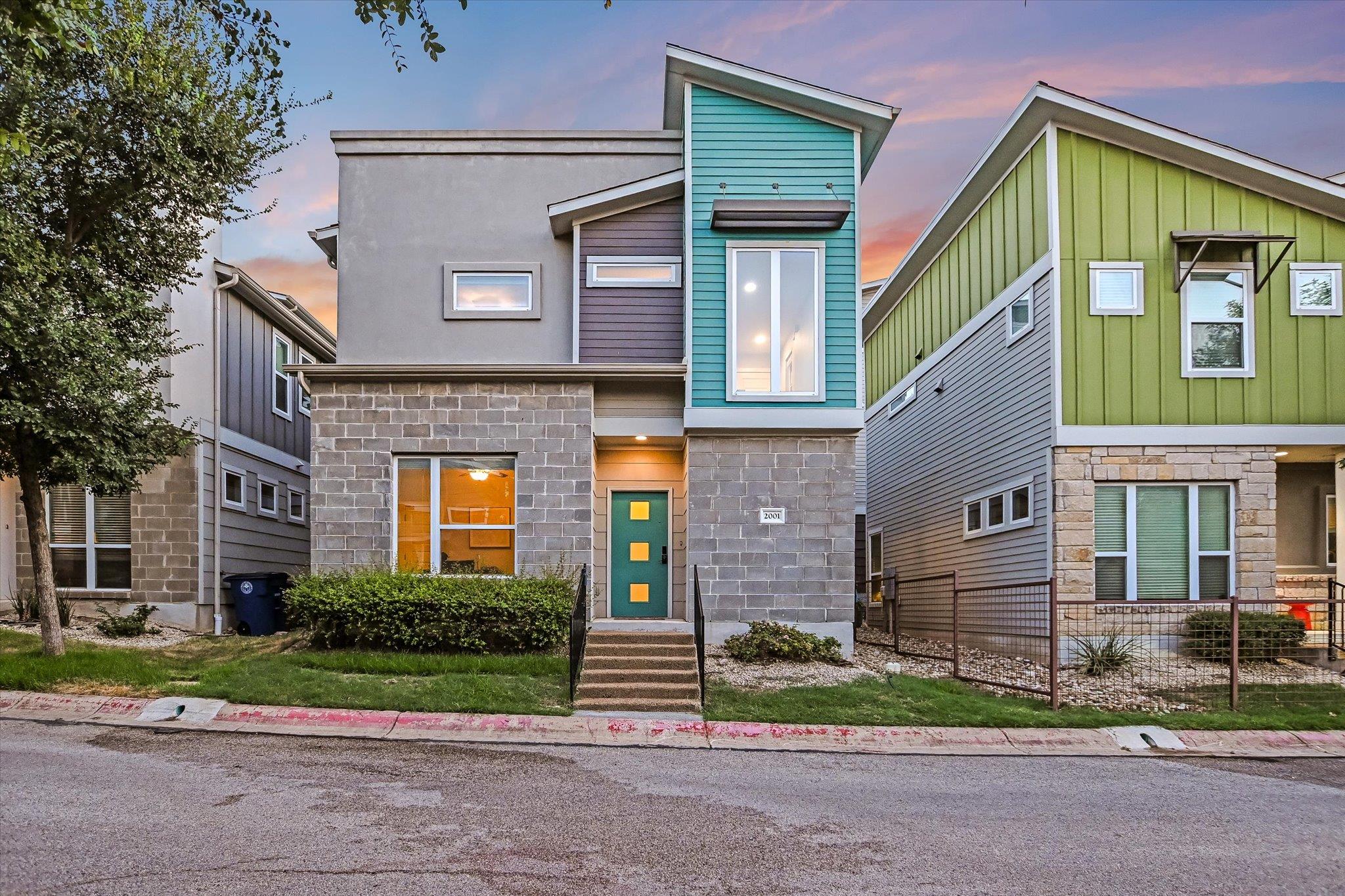 Listing photo 1 of 2001  Tramson Dr