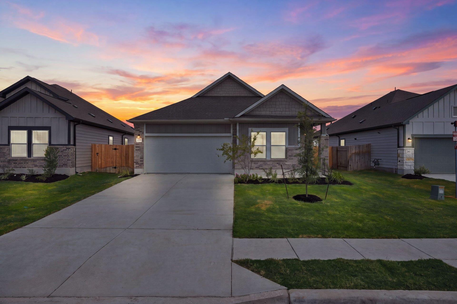Listing photo 1 of 149  Ayres Horn None