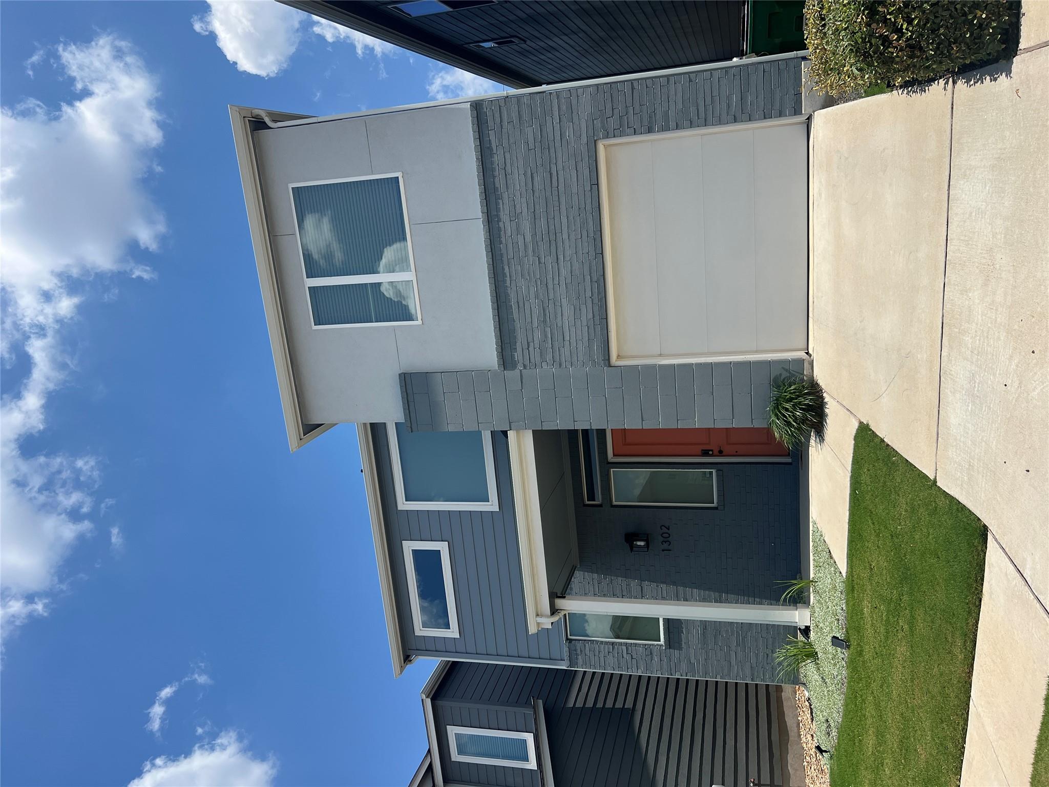 Listing photo 1 of 1302  Limelight Ln  #26