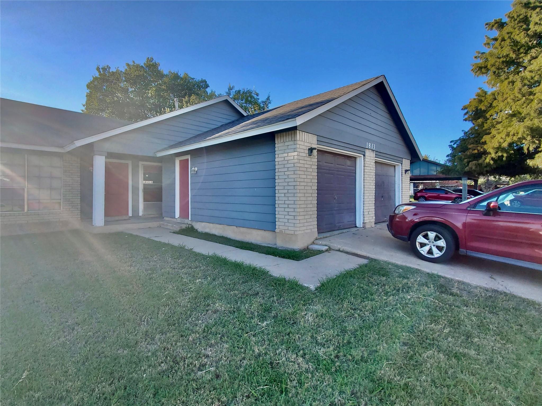 Listing photo 1 of 1813  Nicole Cir  #B
