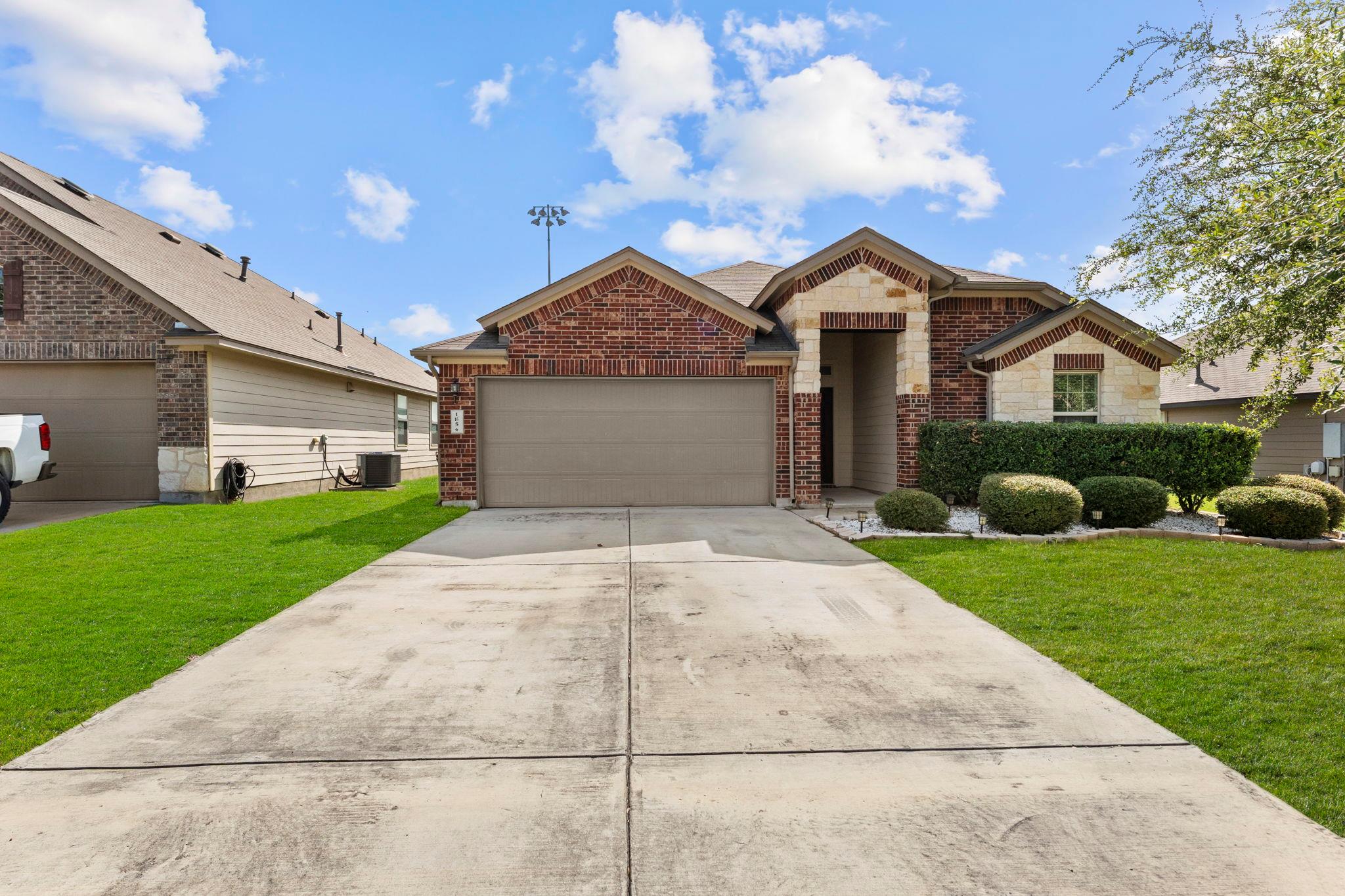 Listing photo 1 of 185  Silver Maple Dr