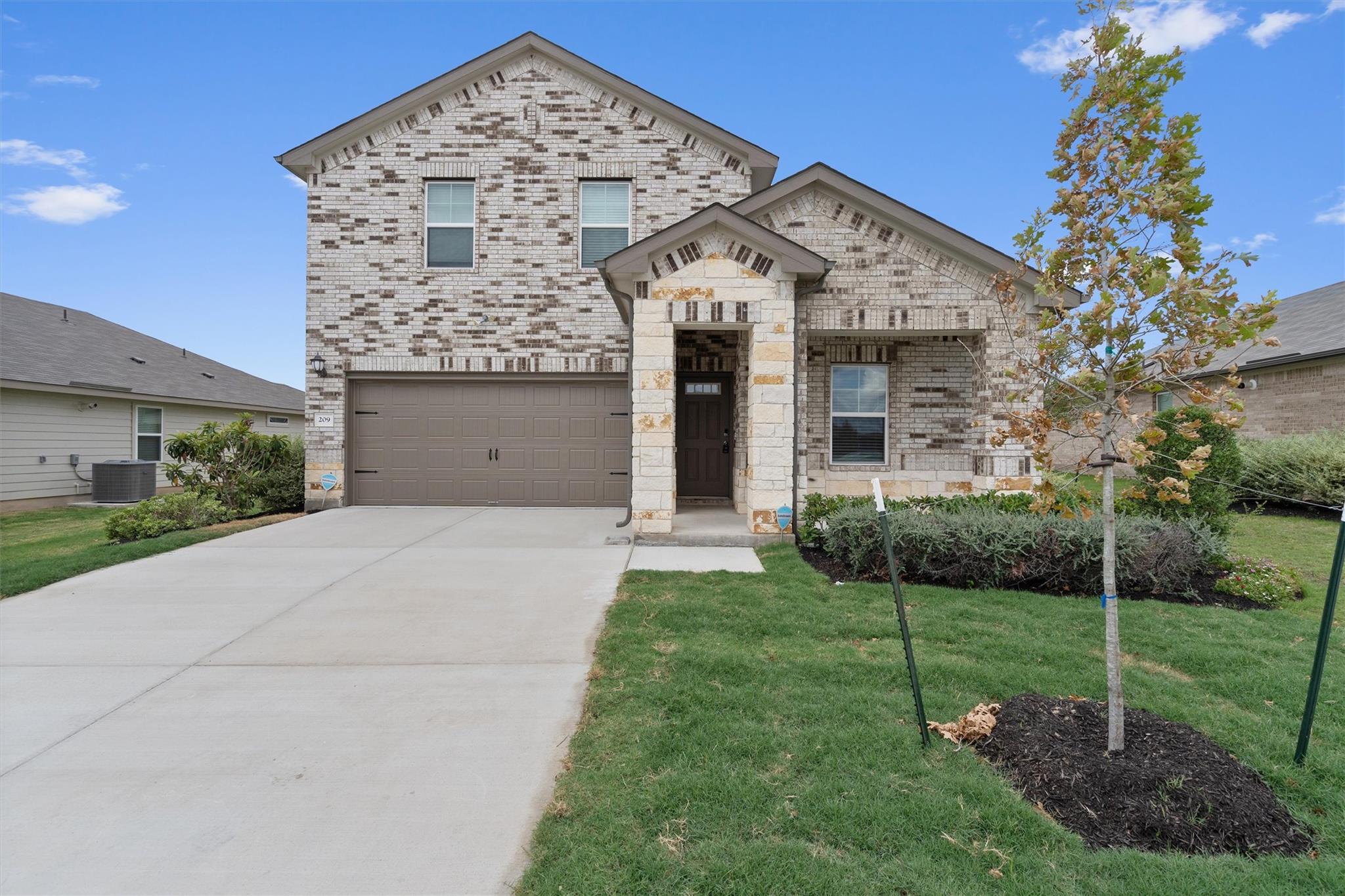 Listing photo 1 of 209  Golden Plains Pkwy