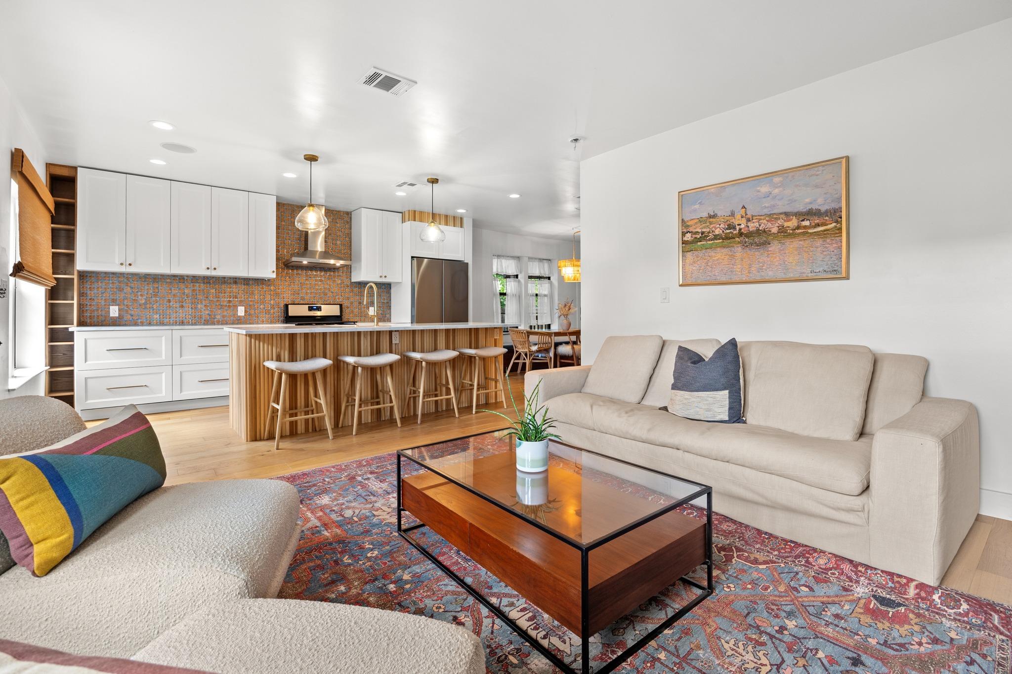 Listing photo 1 of 2714 E 2nd St