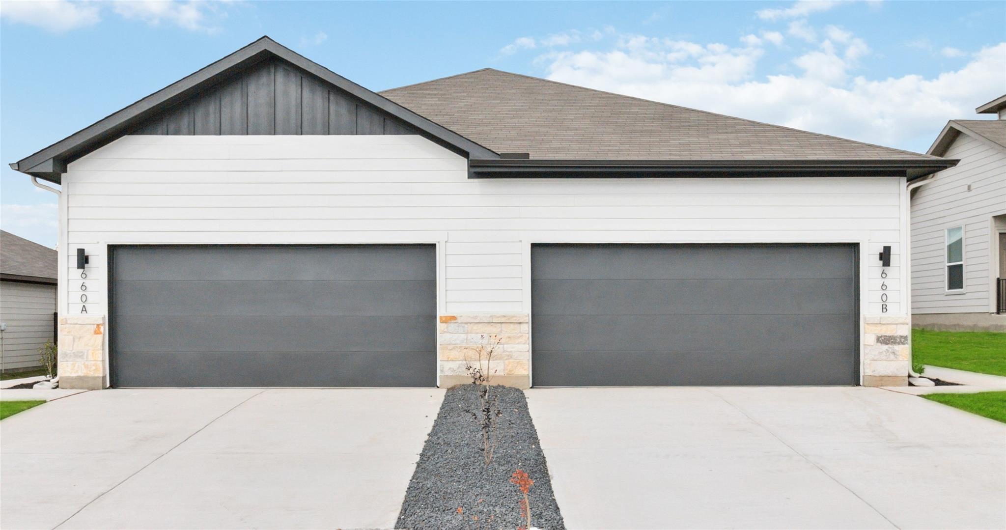 Listing photo 1 of 1001  Staglin St