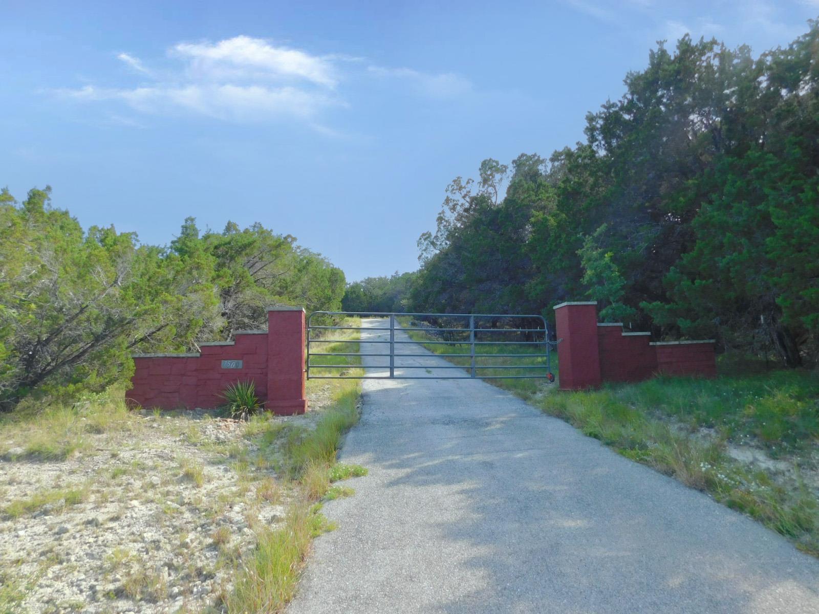 Listing photo 1 of 7500  MULESHOE BEND Trl