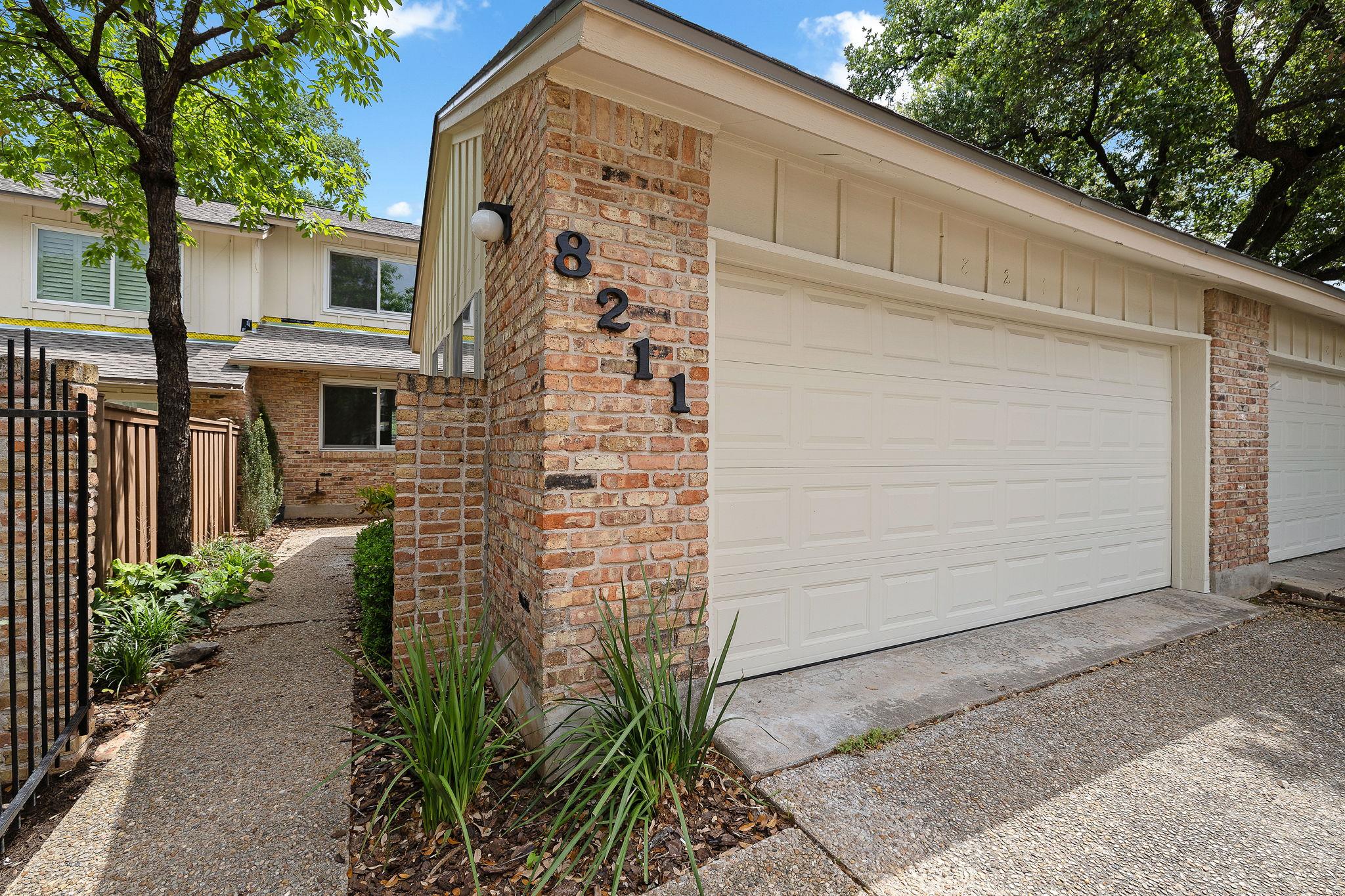 Listing photo 1 of 8211  Greenslope Dr