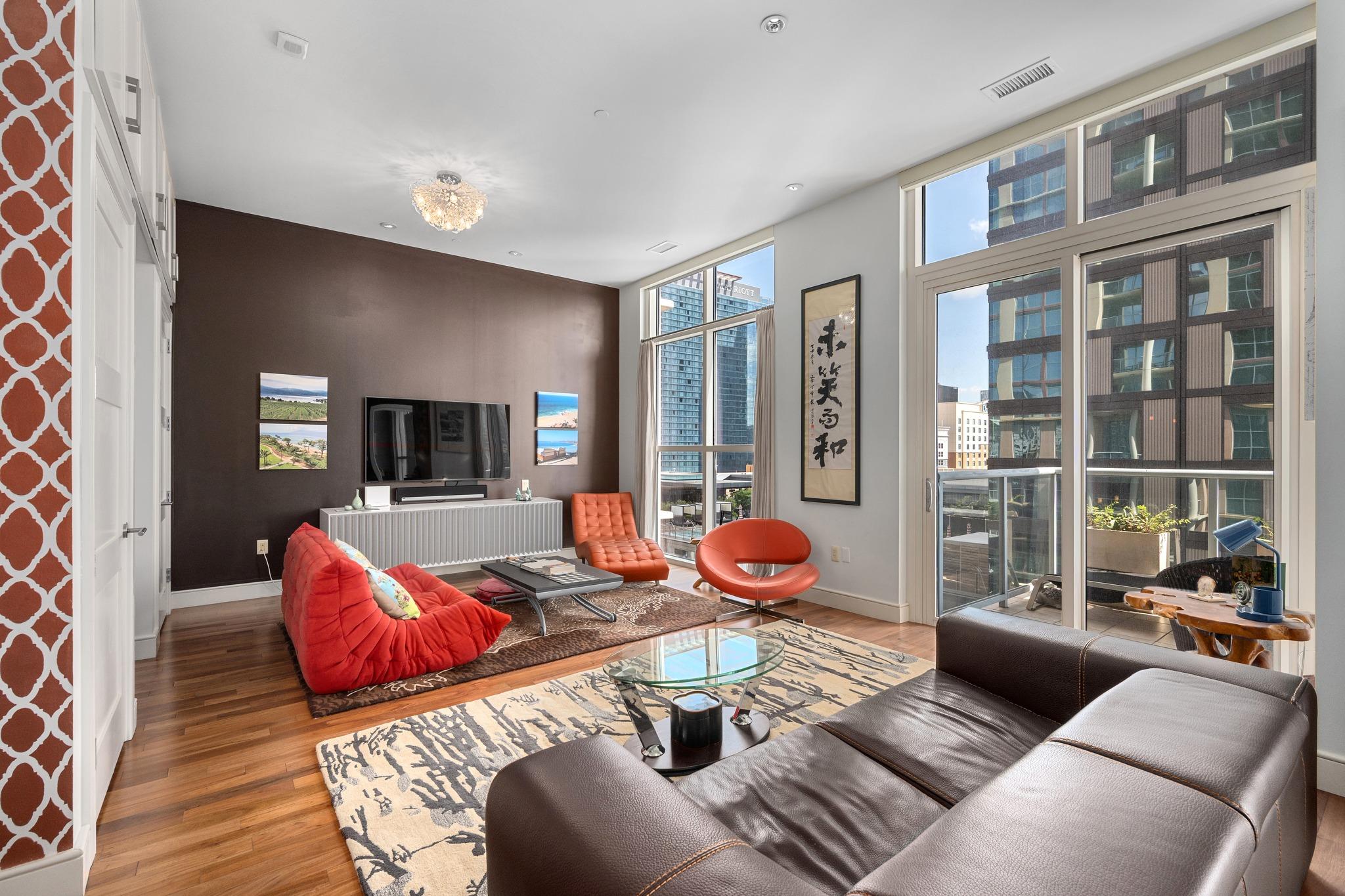 Listing photo 1 of 98  San Jacinto Blvd  #1306